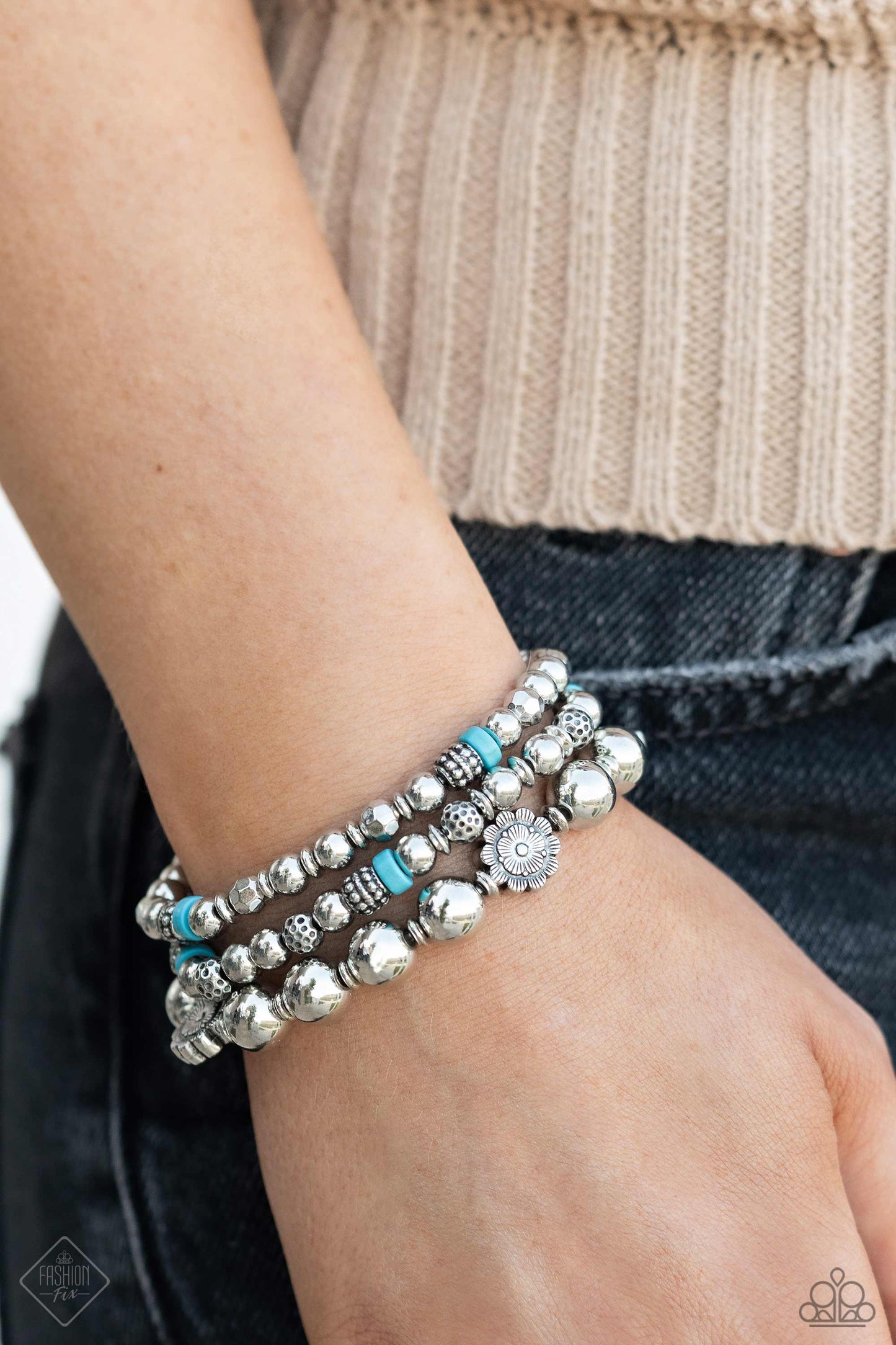 Paparazzi Accessories Simply SantaFe: FF November 2023 Authentic designs and handcrafted pieces are staples of the Simply Santa Fe Collection. Featuring patterns and elements inspired by nature, these earthy designs tend to have a little more detail. Thos