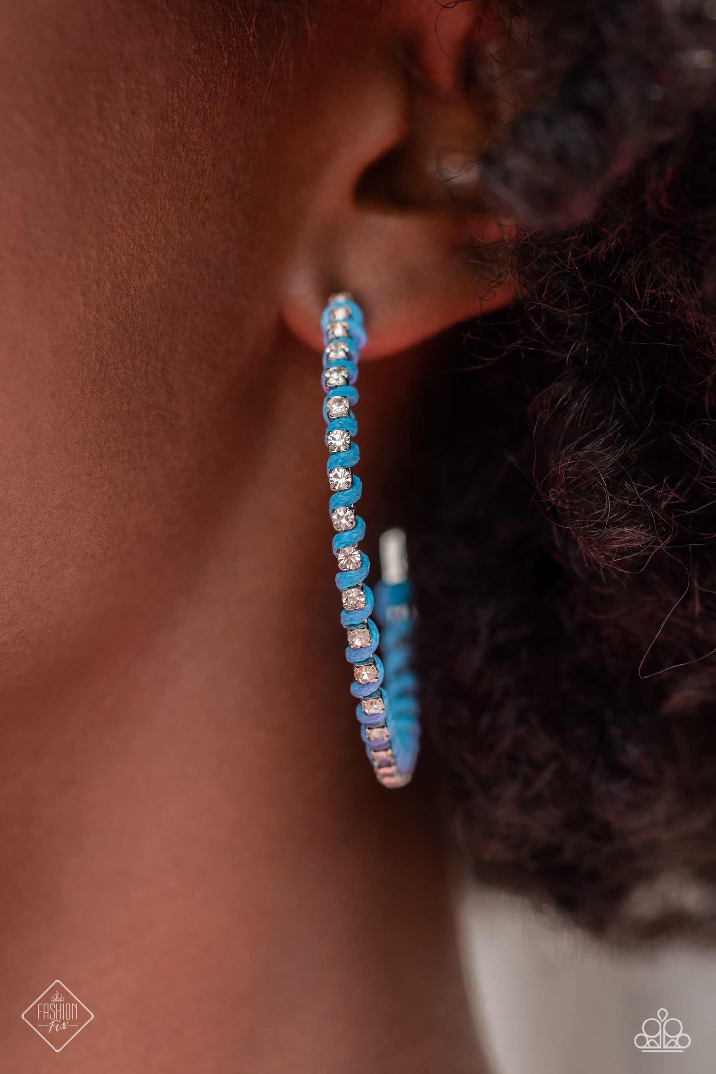 Paparazzi Accessories Sunset Sitings - Complete Trend Blend - September 2023 Fueled by abstract designs and funky combinations of the most daring trends, the Sunset Sightings Collection features audacious, outside-the-box fashion. Sunset Sightings fashion