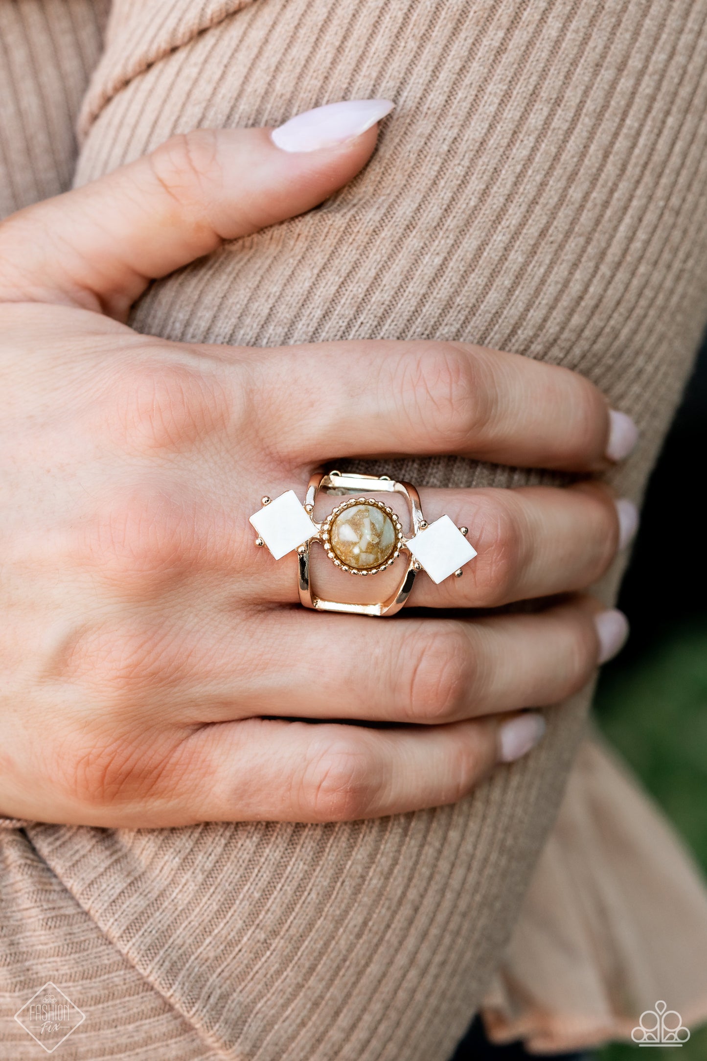 Paparazzi Accessories Simply Santa Fe - Complete Trend Blend - September 2023 Authentic designs and handcrafted pieces are staples of the Simply Santa Fe Collection. Featuring patterns and elements inspired by nature, these earthy designs tend to have a l