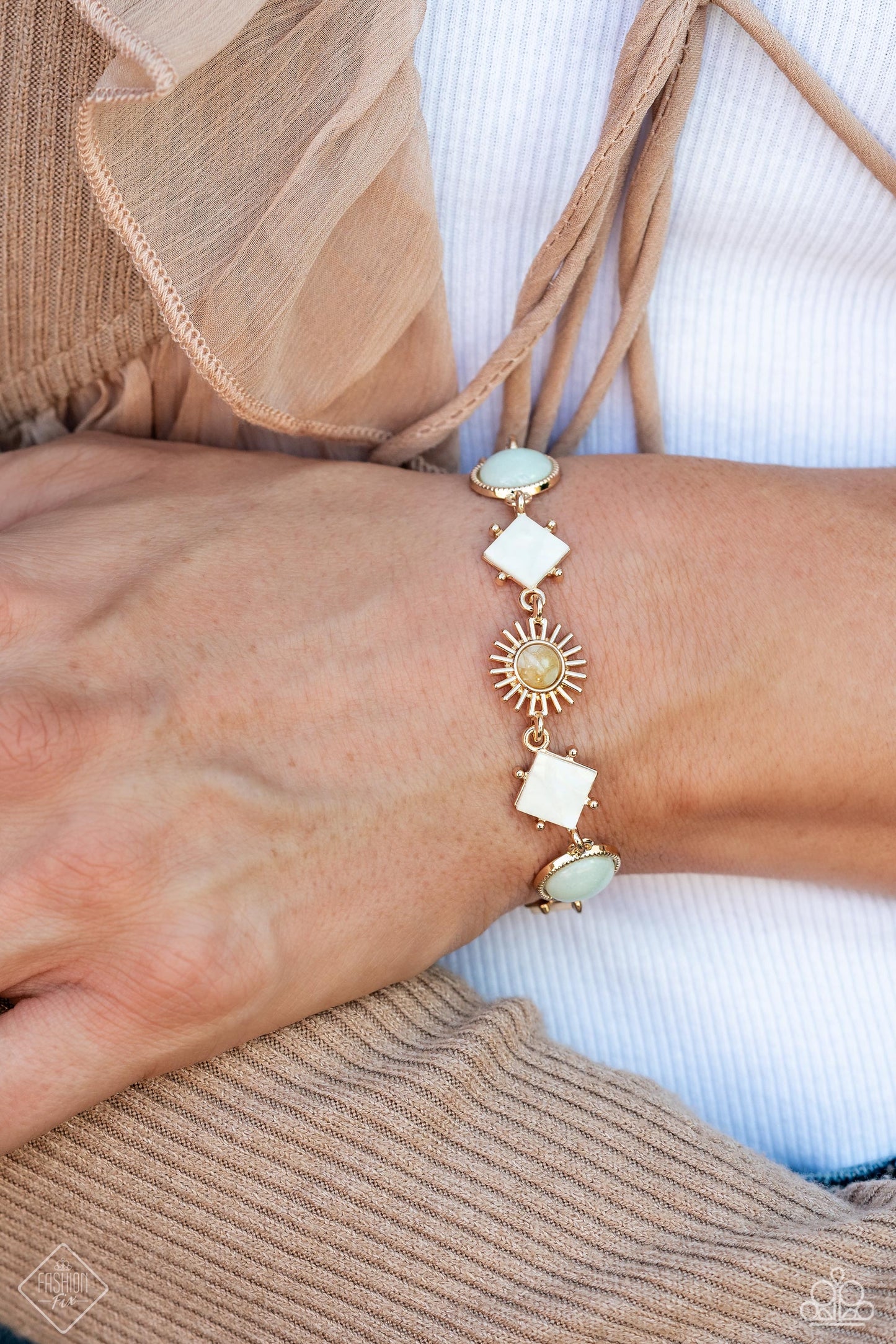 Paparazzi Accessories Simply Santa Fe - Complete Trend Blend - September 2023 Authentic designs and handcrafted pieces are staples of the Simply Santa Fe Collection. Featuring patterns and elements inspired by nature, these earthy designs tend to have a l