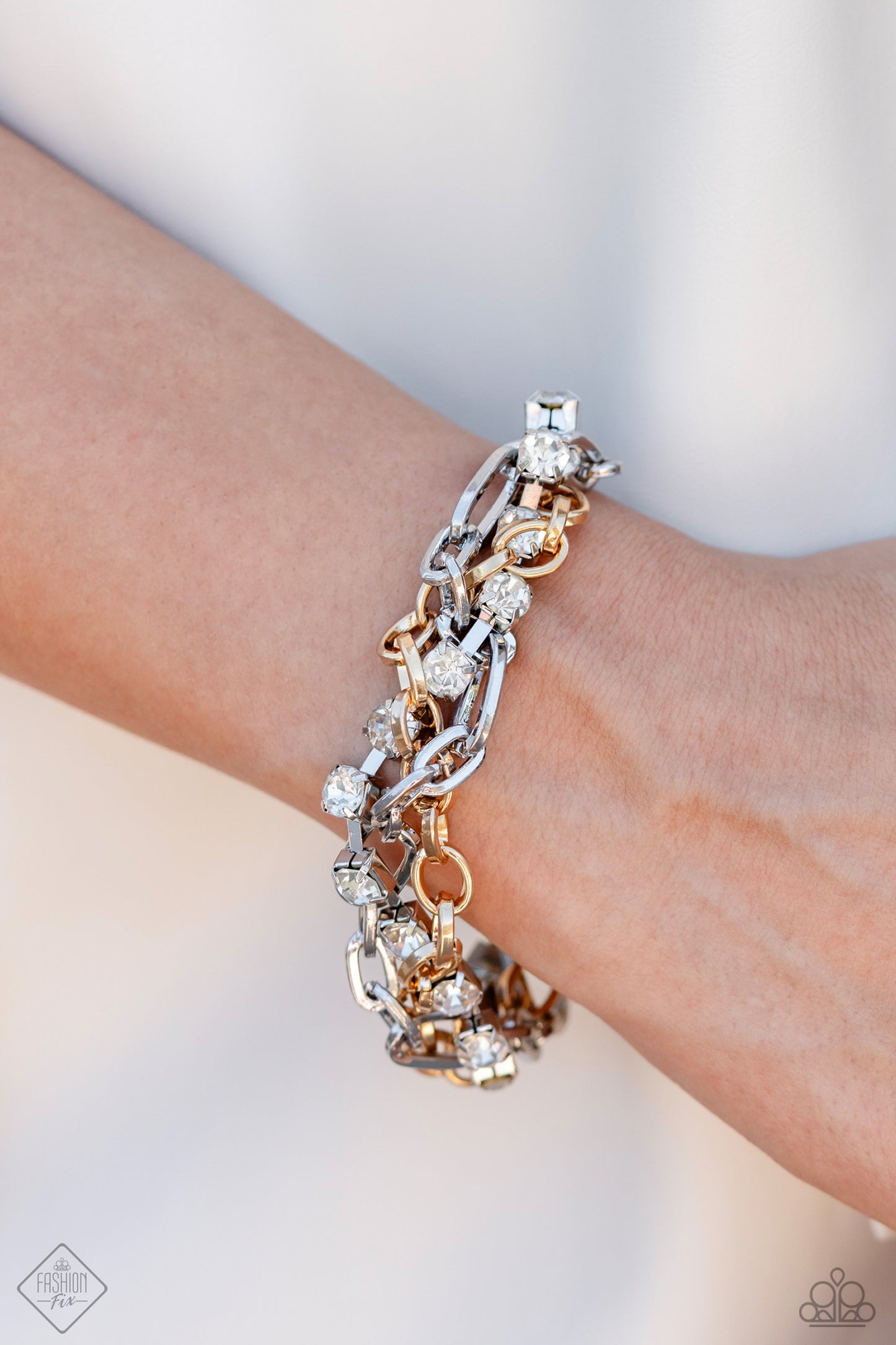 Paparazzi Accessories Magnificent Musings - Complete Trend Blend - September 2023 The Magnificent Musings Collection features bold statement pieces and edgy designs. Reveling in sassy, unapologetic fashion, Magnificent Musings mavens confidently express t