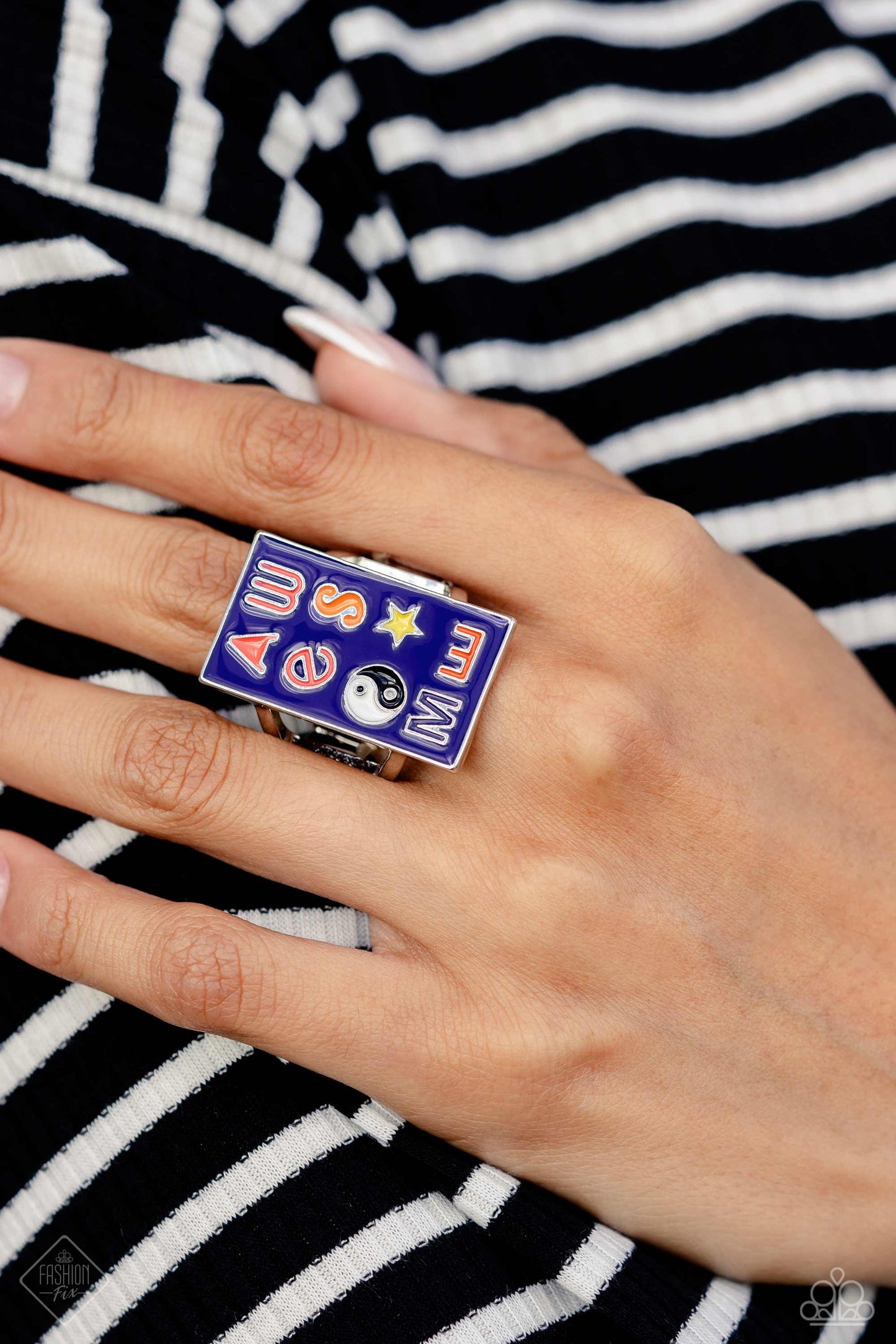 Paparazzi Accessories Sunset Sitings: FF November 2023 Fueled by abstract designs and funky combinations of the most daring trends, the Sunset Sightings Collection features audacious, outside-the-box fashion. Sunset Sightings fashionistas celebrate indivi