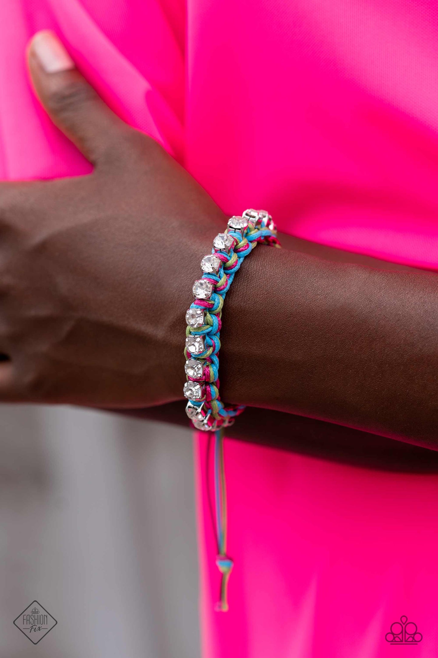 Paparazzi Accessories Sunset Sitings - Complete Trend Blend - September 2023 Fueled by abstract designs and funky combinations of the most daring trends, the Sunset Sightings Collection features audacious, outside-the-box fashion. Sunset Sightings fashion