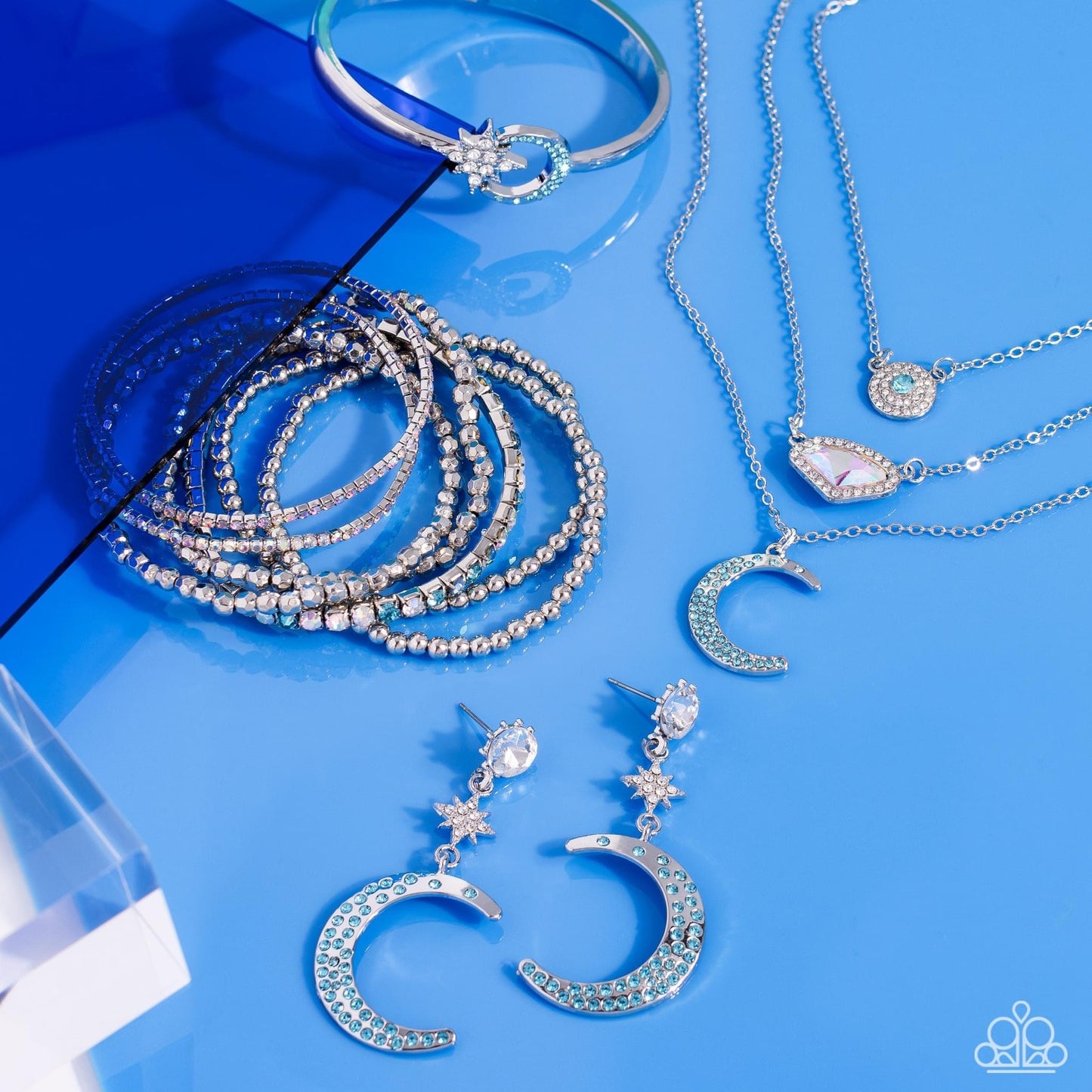 Paparazzi Accessories Sunset Sitings: FF August 2023 Fueled by abstract designs and funky combinations of the most daring trends, the Sunset Sightings Collection features audacious, outside-the-box fashion. Sunset Sightings fashionistas celebrate individu