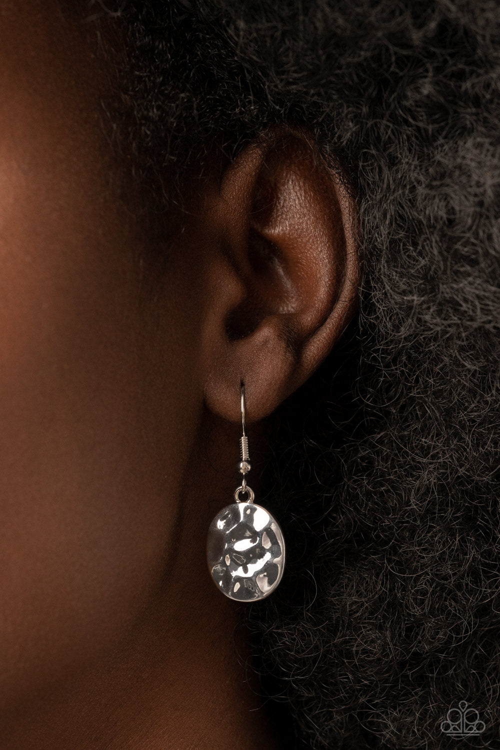 Paparazzi Accessories Rivera Rendezvous - Green Gradually increasing in size, hammered silver oval frames are dotted with opalescent Leprechaun beads as they delicately link below the collar for a refreshing pop of color. Features an adjustable clasp clos