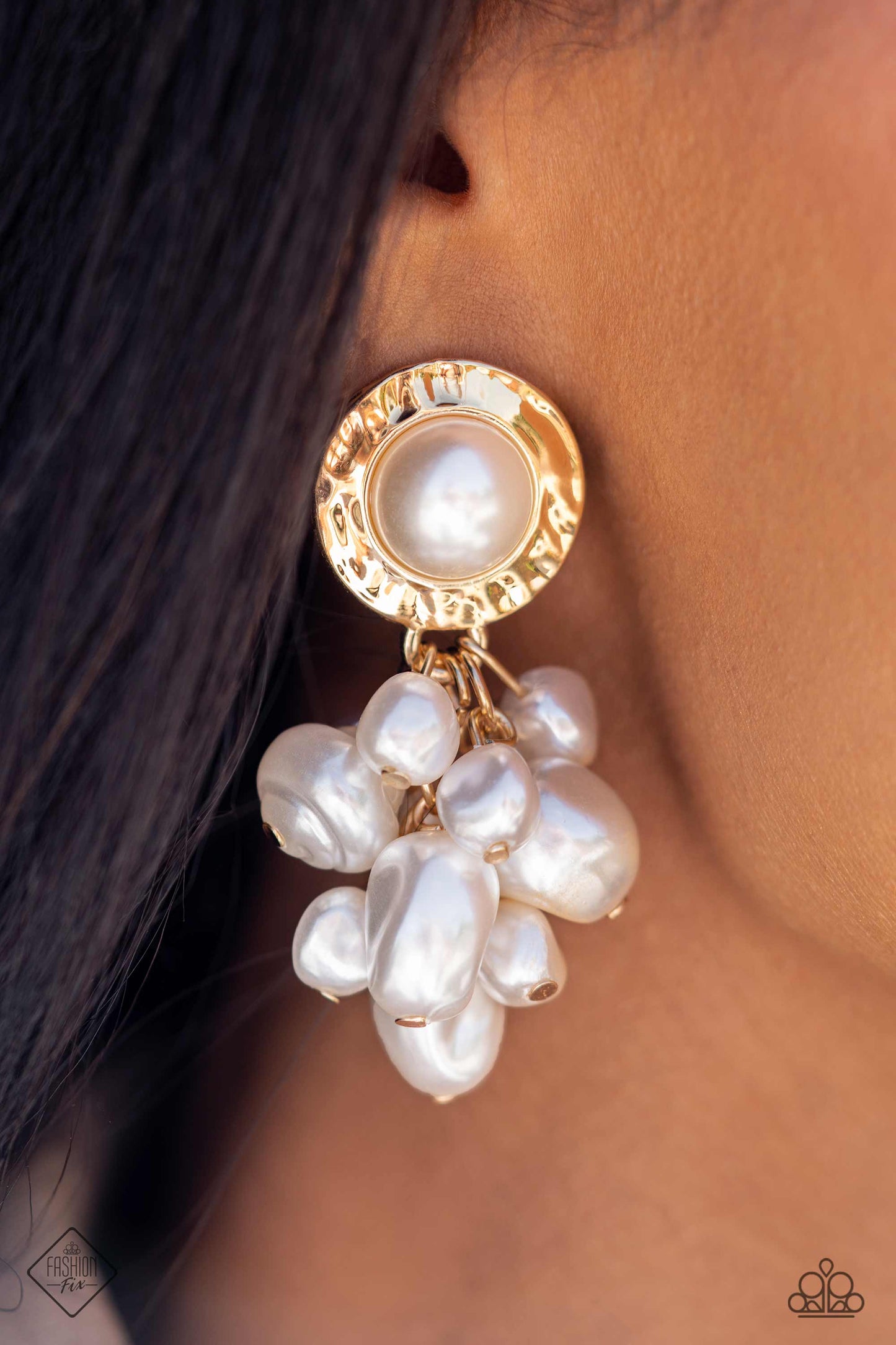 Paparazzi Accessories Fiercely 5th Avenue - Complete Trend Blend - August 2023 Timeless and classic yet sophisticated and versatile, the Fiercely 5th Avenue Collection features elegant designs and traditional metal finishes. Never one to shy away from a b