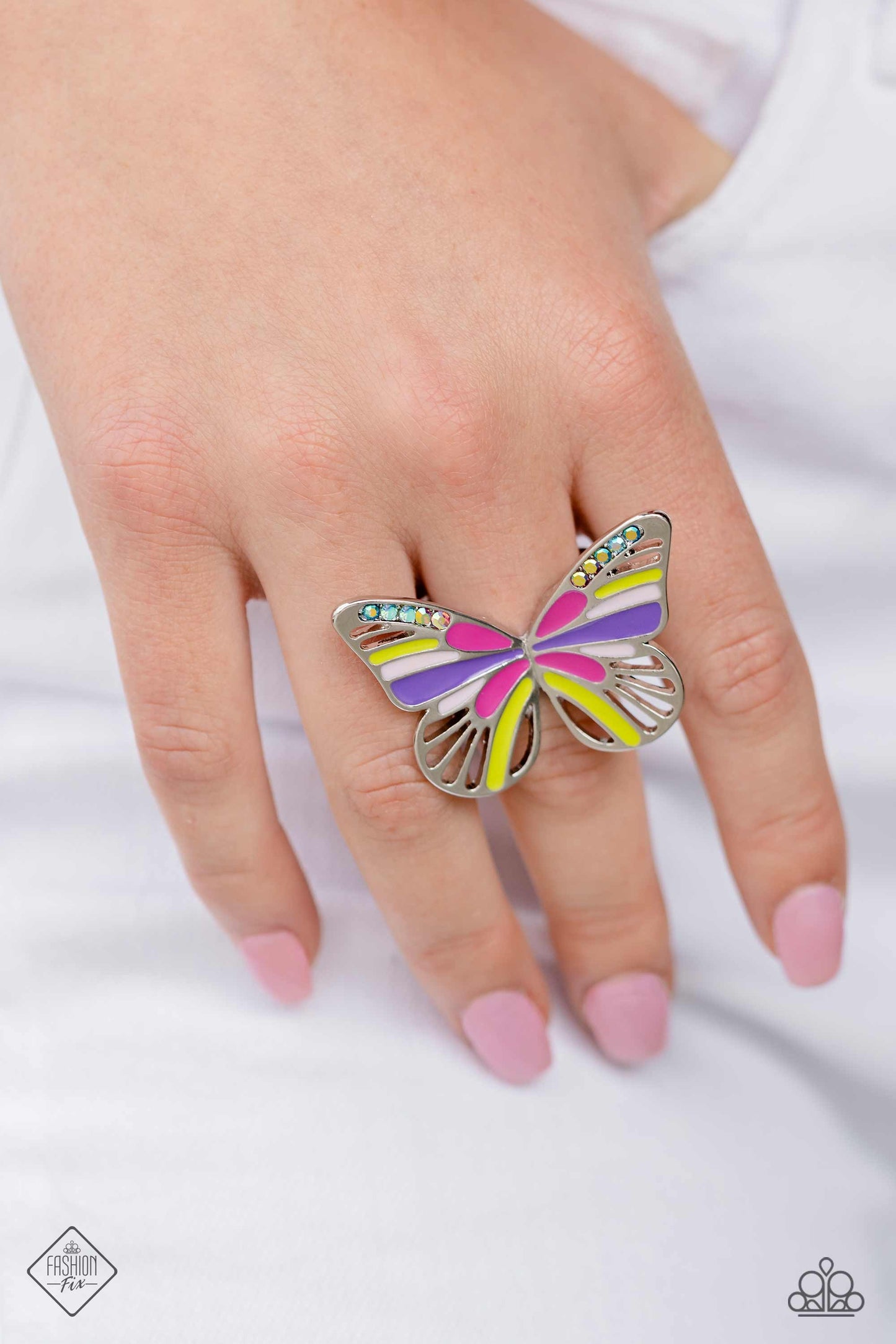 Paparazzi Accessories Glimpses of Malibu - Complete Trend Blend - August 2023 Featuring playful styles accented with fun pops of color, the Glimpses of Malibu Collection is an endearing assortment of cheerful and whimsical laid-back fashion. From the bubb