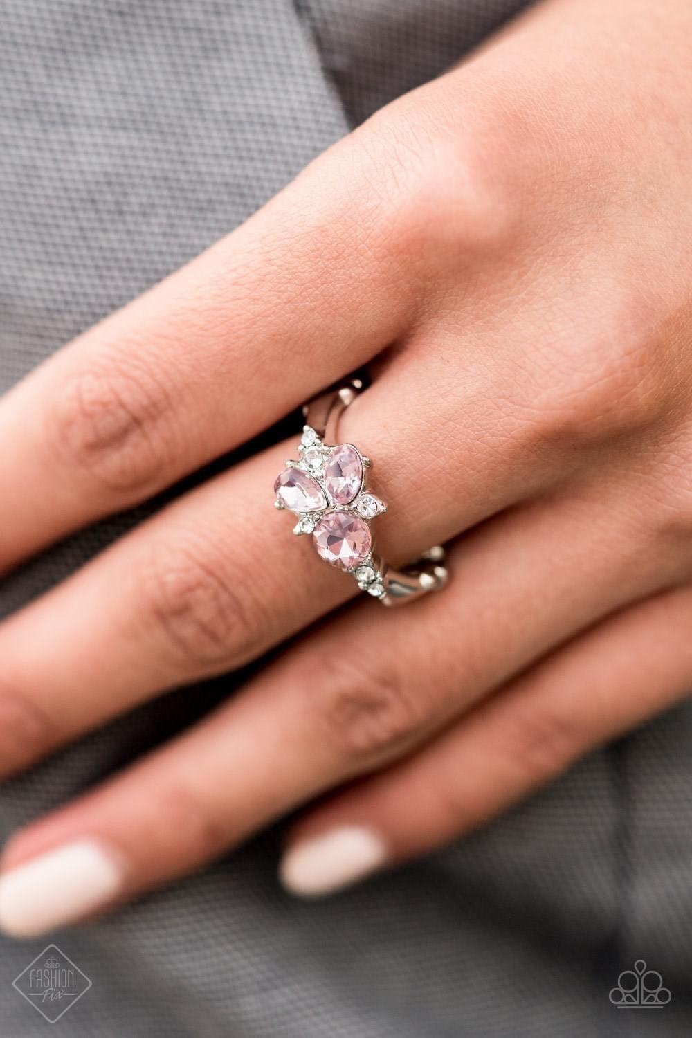 Paparazzi Accessories Glimpse of Malibu : FF October 2020 e Glimpses of Malibu collection was created with inspiration from the styles of Malibu, CA. Styles in this Trend Blend will feature fun, livable fashion with an upscale flavor. The color are usuall
