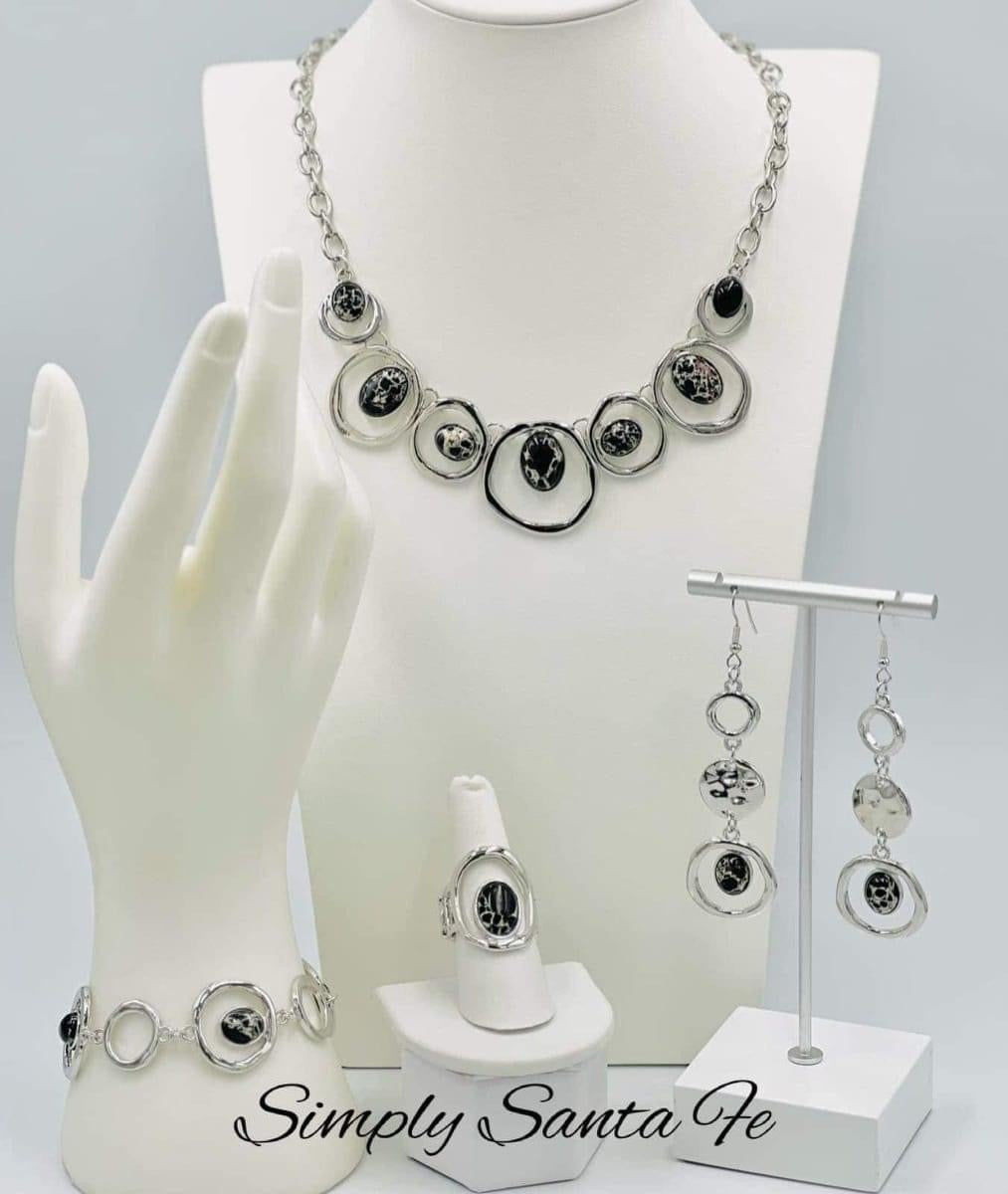 Paparazzi Accessories Simple SantaFe: FF December 2022 Authentic designs and handcrafted pieces are staples of the Simply Santa Fe Collection. Featuring patterns and elements inspired by nature, these earthy designs tend to have a little more detail. Thos