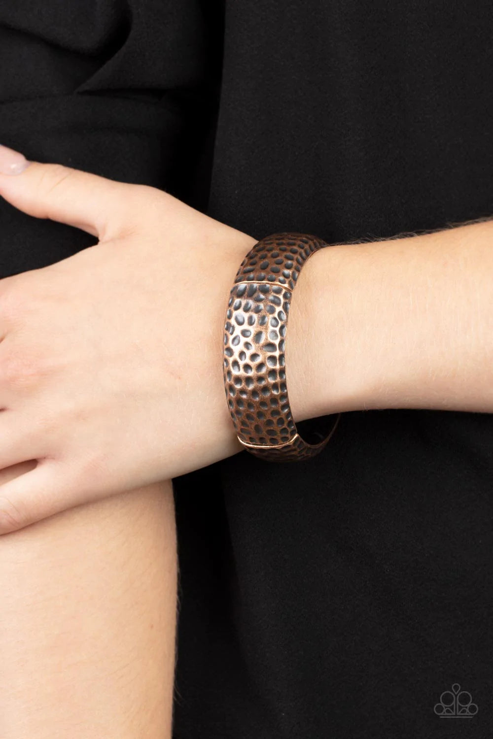 Paparazzi Accessories Come Under The Hammer - Copper Hammered in rustic textures, curved copper rectangular frames are threaded along stretchy bands around the wrist for an artisan inspired look. Sold as one individual bracelet. Jewelry