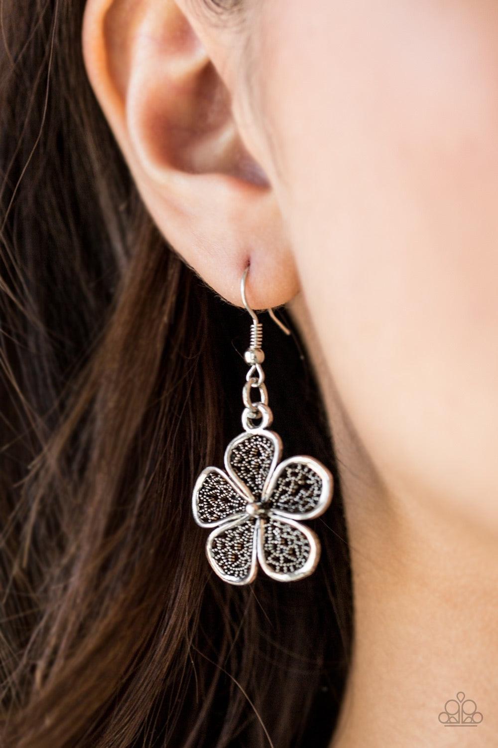 Paparazzi Accessories No Common Daisy - Multi Featuring lace-like petals, glistening copper and silver daisies link below the collar for a seasonal look. Features an adjustable clasp closure. Jewelry