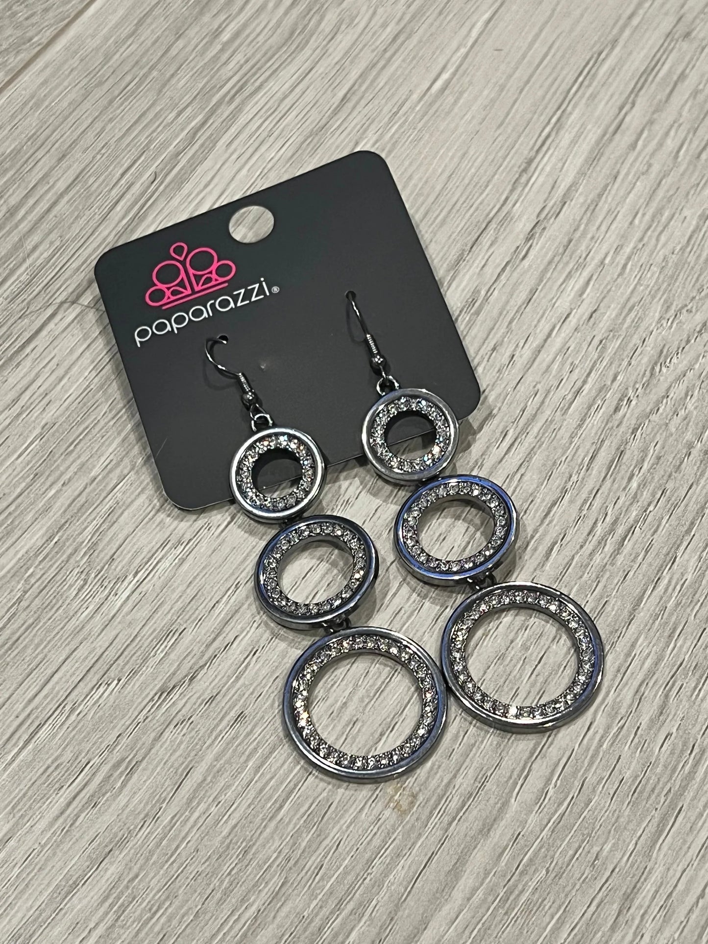 Paparazzi Accessories Shimmering In Circle - Black 12/7/22: Quick Live Jewelry