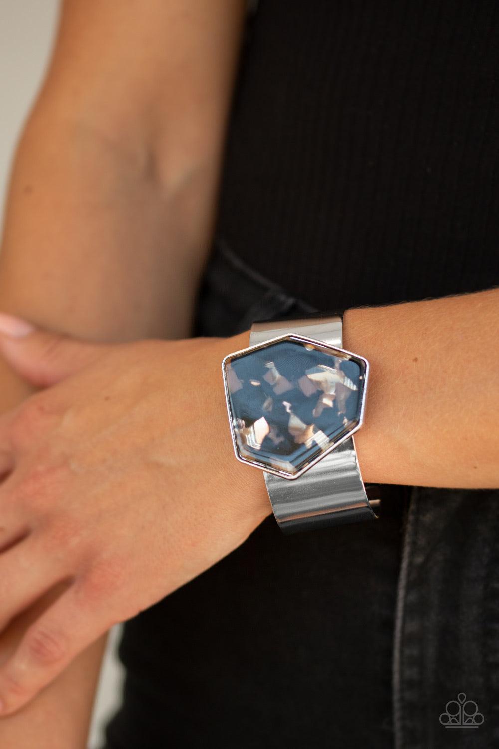 Paparazzi Accessories GEO-Ing The Distance - Black Featuring a faux marble finish, an abstract piece of black acrylic sits atop a thick silver cuff for a bold seasonal look. Jewelry