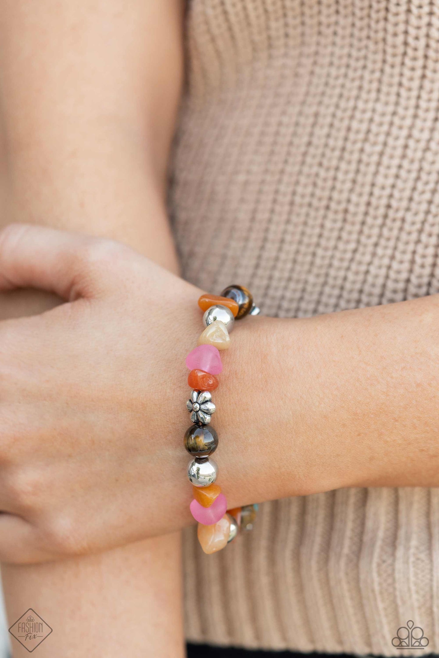 Paparazzi Accessories Simply SantaFe: FF November 2023 Authentic designs and handcrafted pieces are staples of the Simply Santa Fe Collection. Featuring patterns and elements inspired by nature, these earthy designs tend to have a little more detail. Thos