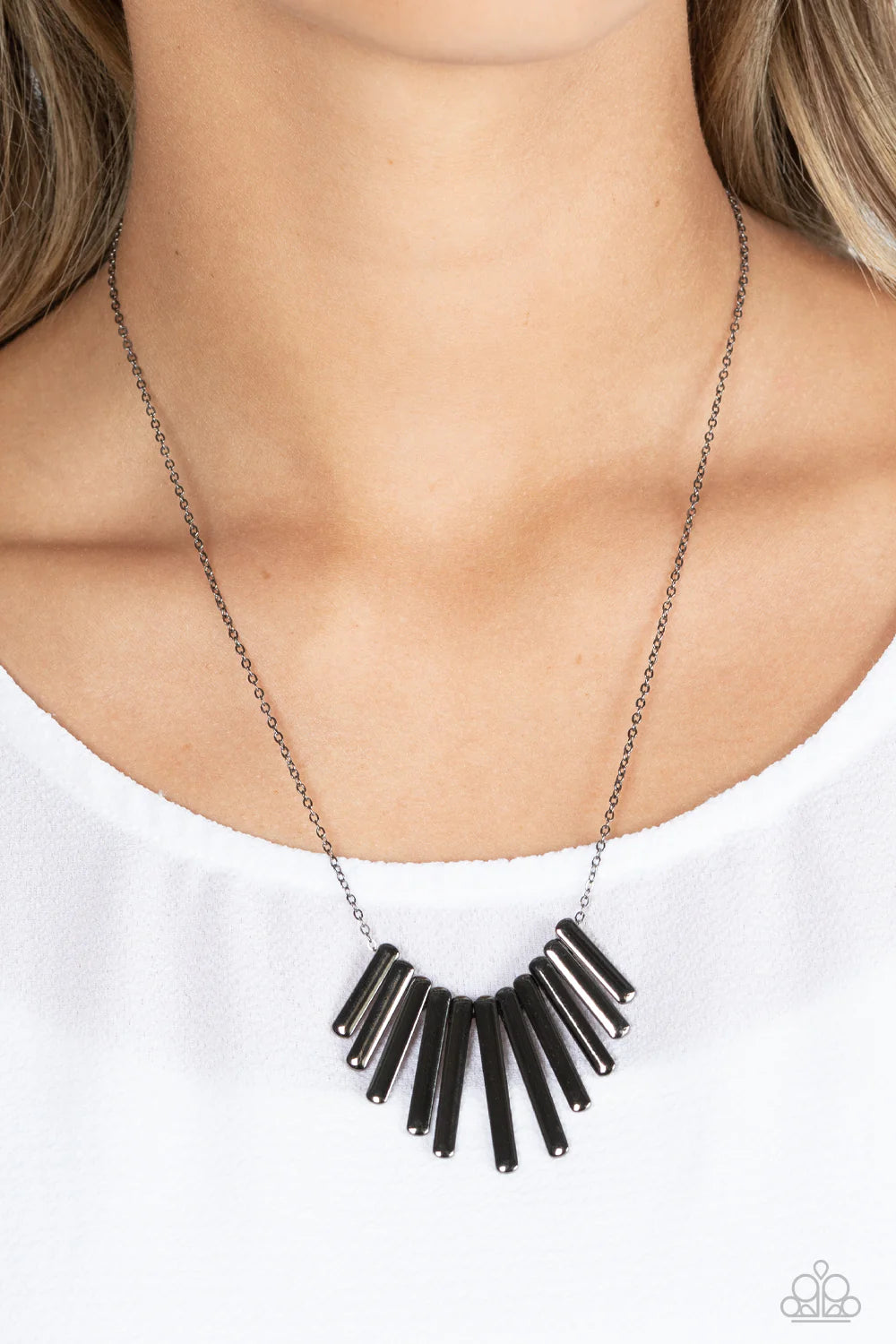 Paparazzi Accessories Leading MANE - Black A collection of high-sheen gunmetal frames glide along a dainty gunmetal chain below the collar, stacking into a bowing fringe for a monochromatic masterpiece. Features an adjustable clasp closure. Sold as one in
