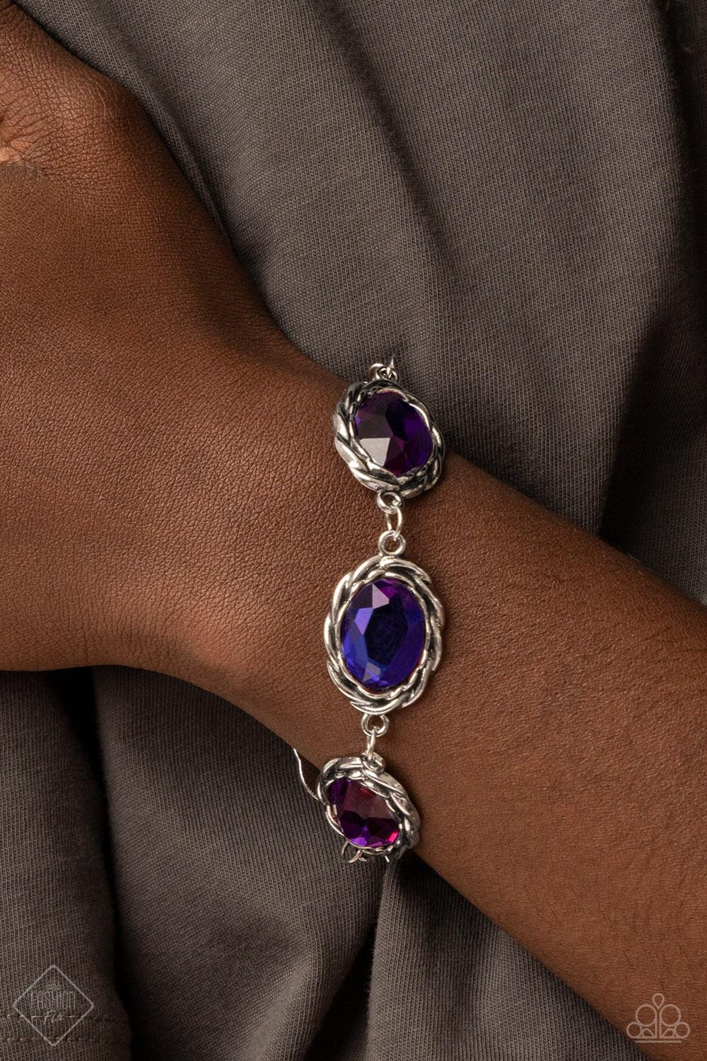 Paparazzi Accessories Sunset Sightings - January 2022 FF Fueled by abstract designs and funky combinations of the most daring trends, the Sunset Sightings Collection features audacious, outside-the-box fashion. Sunset Sightings fashionistas celebrate indi