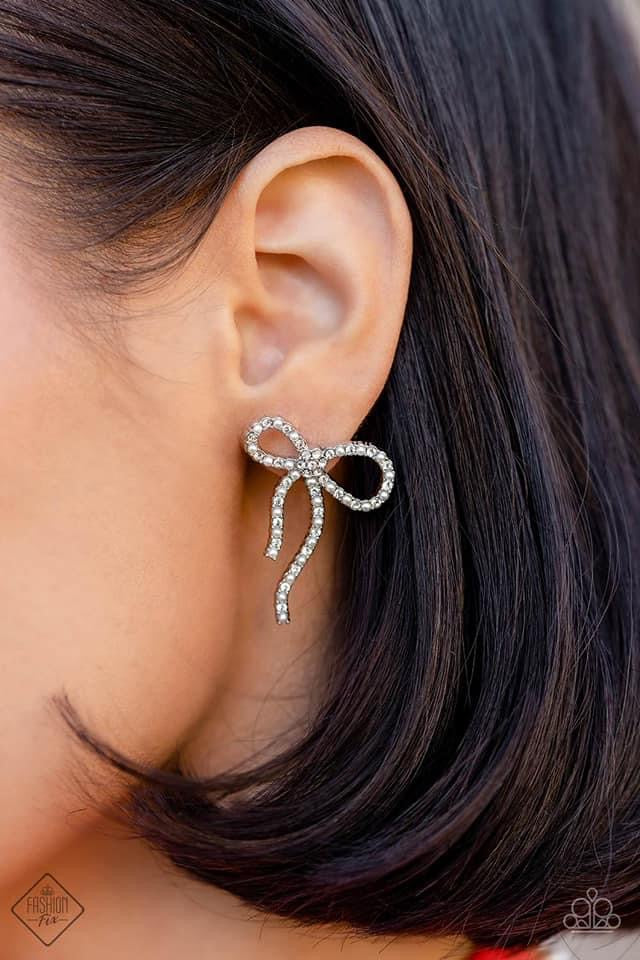 Paparazzi Accessories Fiercely 5th Avenue: FF December 2022 Timeless and classic yet sophisticated and versatile, the Fiercely 5th Avenue Collection features elegant designs and traditional metal finishes. Never one to shy away from a bit of sparkle, the
