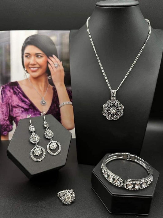 Paparazzi Accessories Fiercely 5th Avenue: January FF 2023 Timeless and classic yet sophisticated and versatile, the Fiercely 5th Avenue Collection features elegant designs and traditional metal finishes. Never one to shy away from a bit of sparkle, the F