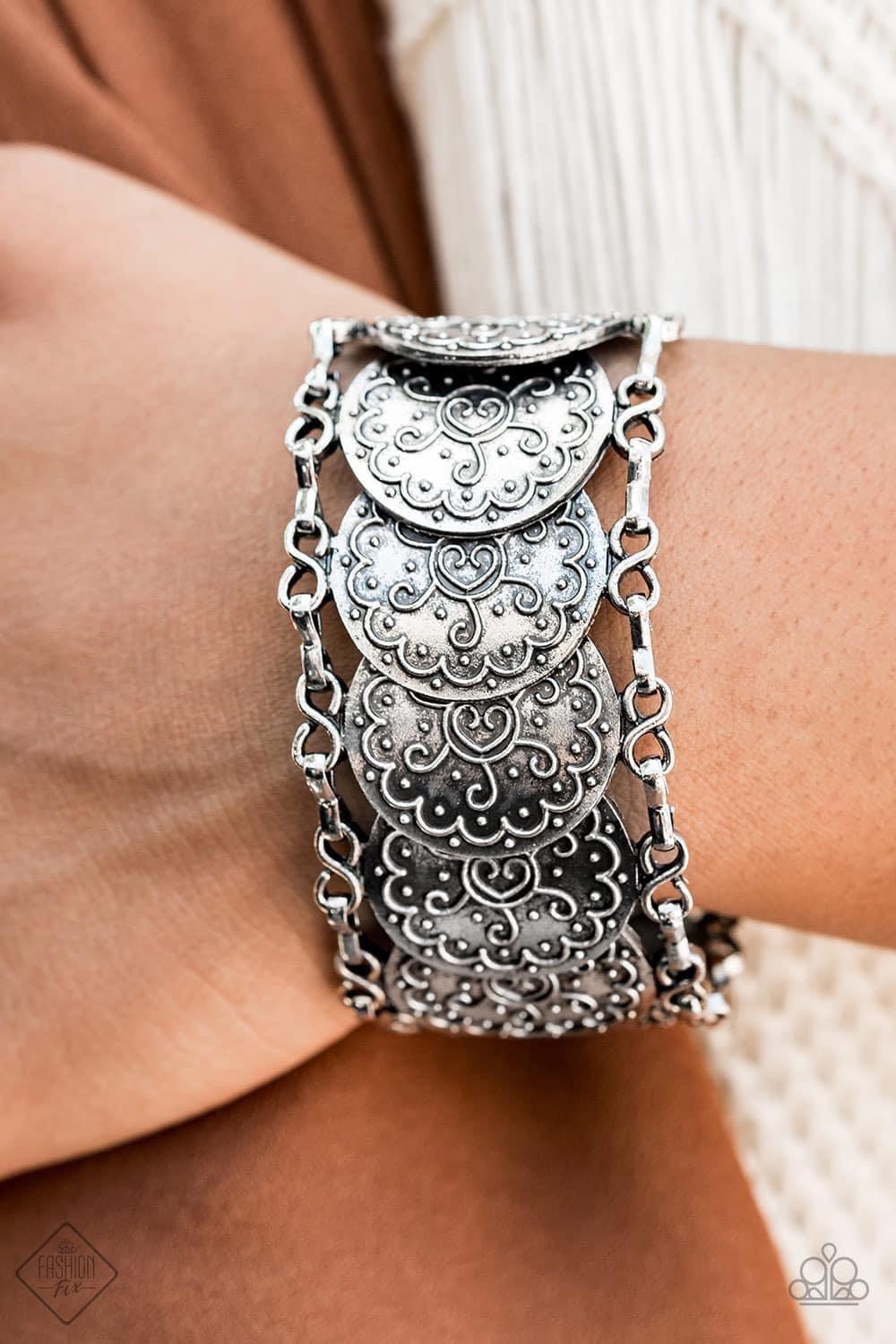 Paparazzi Accessories Sunset Sitings: FF September 2019 Trendsetters are sure to gravitate towards the accessories found in the Sunset Sightings collection. Featuring more drastic designs, bold colors, and funky combinations found outside the box, the pie