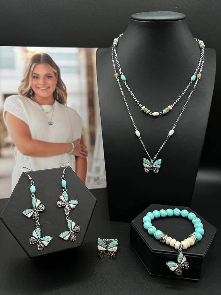 Paparazzi Accessories Simply Santa Fe: FF January 2023 Authentic designs and handcrafted pieces are staples of the Simply Santa Fe Collection. Featuring patterns and elements inspired by nature, these earthy designs tend to have a little more detail. Thos
