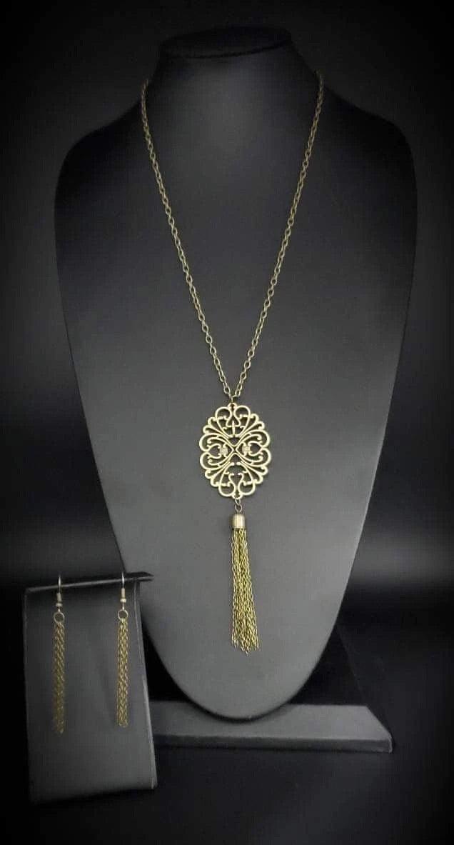 Paparazzi Accessories A MANDALA of the People - Brass Paparazzi Exclusive Jewelry