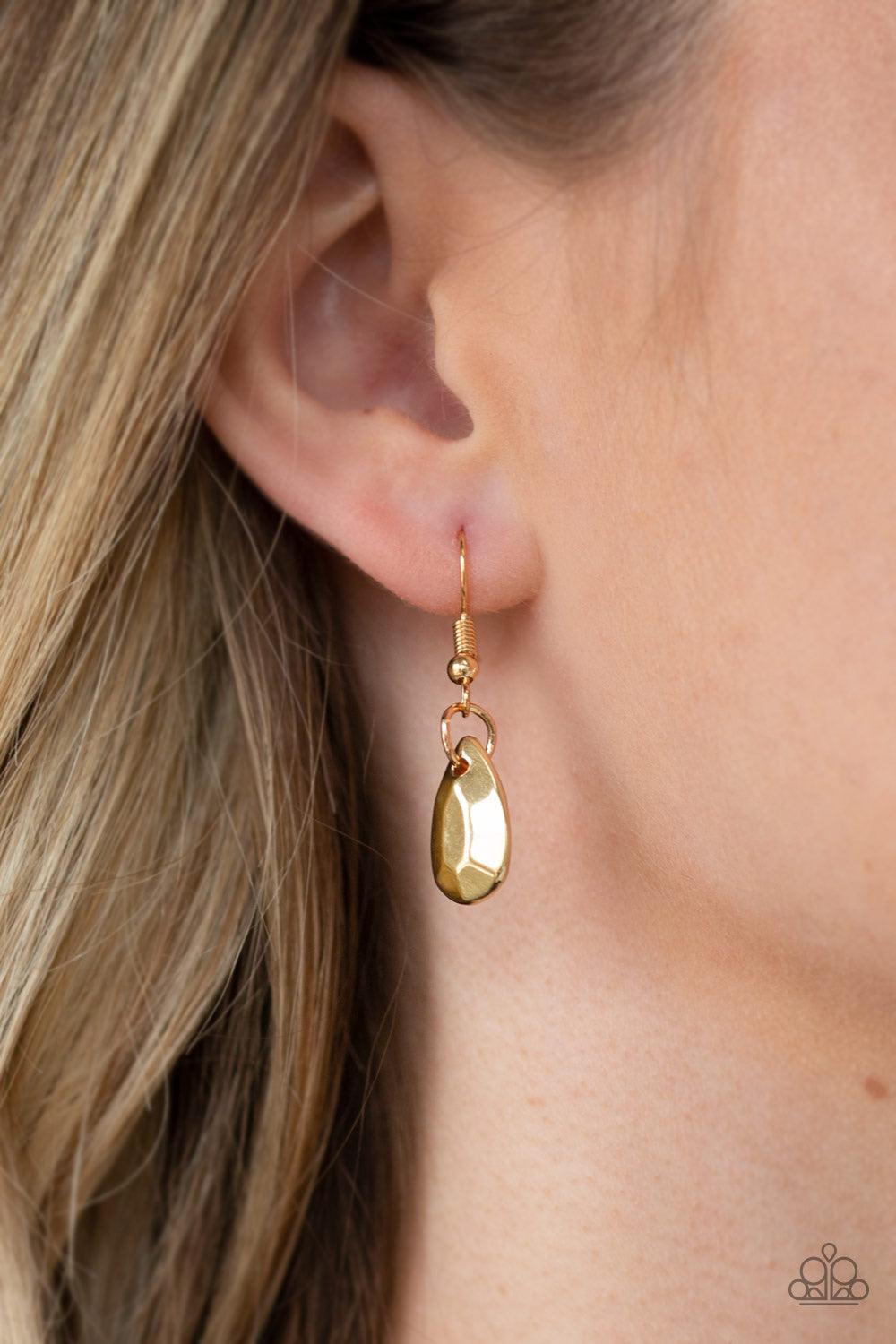Paparazzi Accessories Bragging Rights - Gold A row of faceted gold teardrops and free-falling gold chains drape below the collar, creating a dramatic fringe for a show-stopping style. Features an adjustable clasp closure. Jewelry