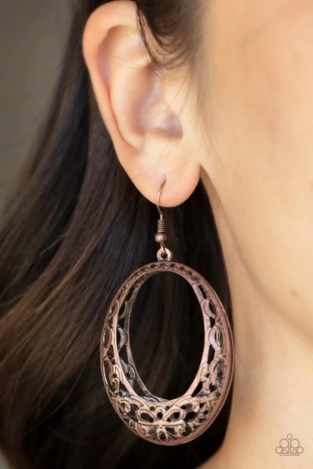 Paparazzi Accessories Gardenista Grandeur - Copper Brushed in an antiqued shimmer, copper floral filigree delicately curves into whimsical frames that delicately connect into a 3 dimensional oval lure for a seasonal fashion. Earring attaches to a standard