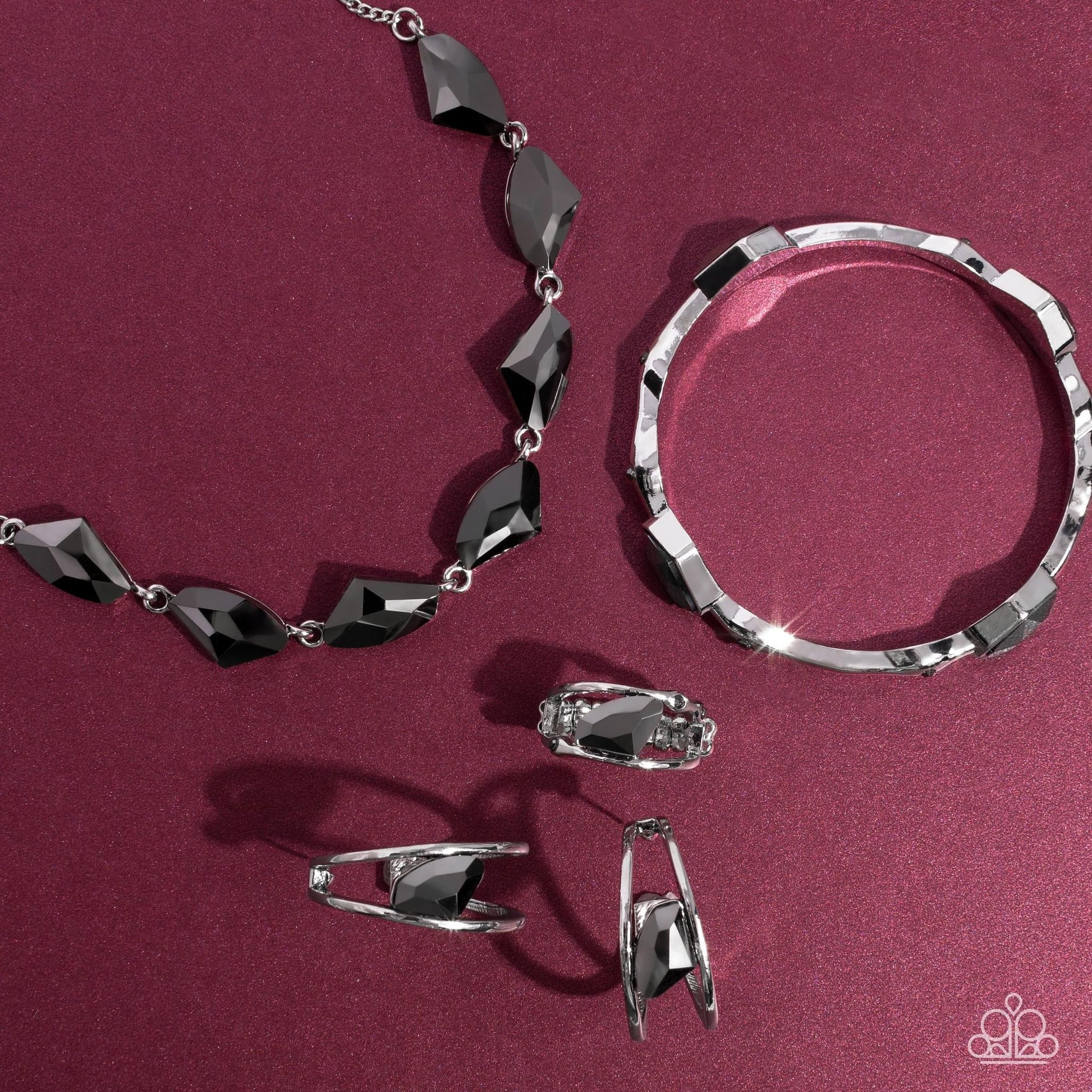 Paparazzi Accessories Magnificent Musings: FF October 2022 The Magnificent Musings Collection features bold statement pieces and edgy designs. Reveling in sassy, unapologetic fashion, Magnificent Musings mavens confidently express themselves through glamo
