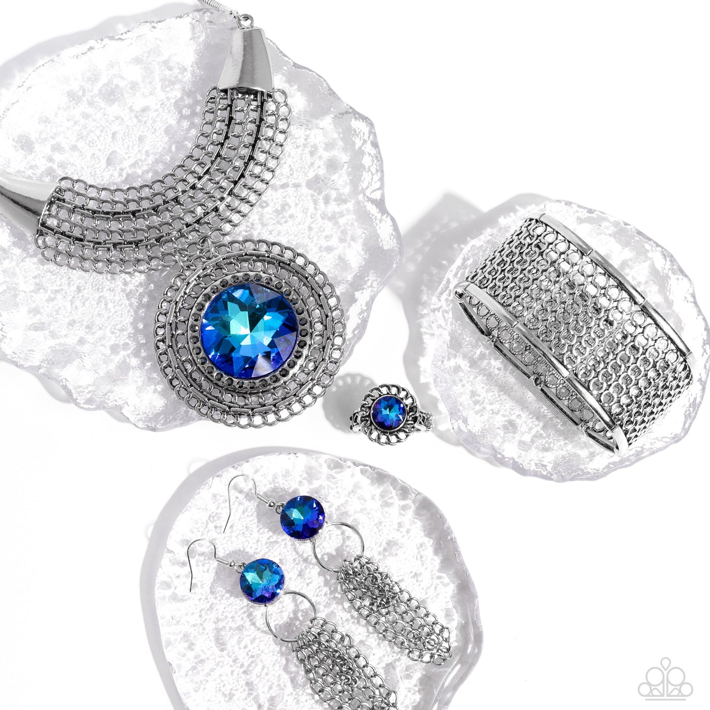 Paparazzi Accessories Magnificent Musings: FF December 2022 The Magnificent Musings Collection features bold statement pieces and edgy designs. Reveling in sassy, unapologetic fashion, Magnificent Musings mavens confidently express themselves through glam