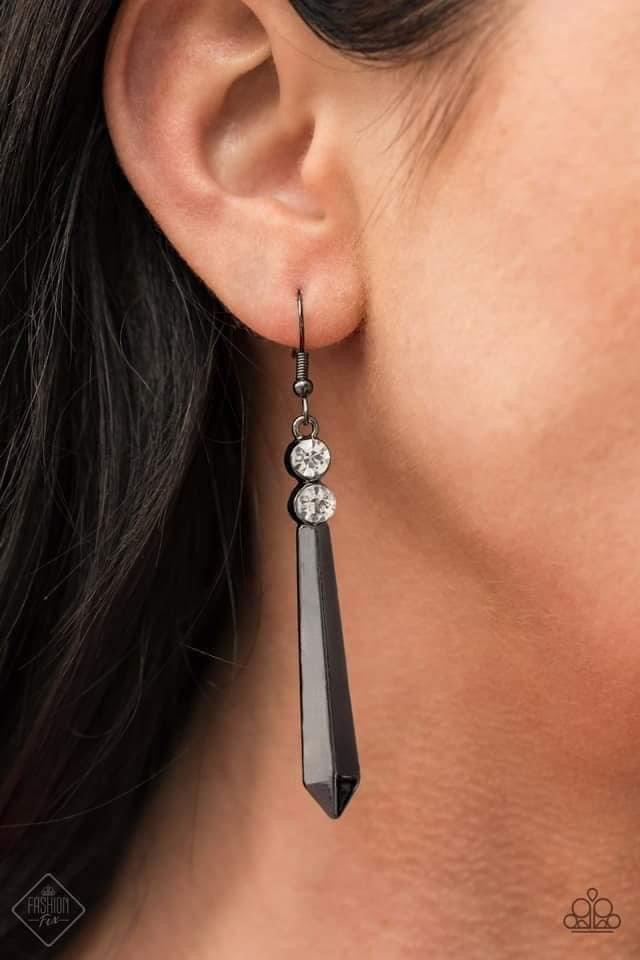 Paparazzi Accessories Magnificent Musings: FF May 2021 The Magnificent Mile in Chicago is where we pulled our inspiration for the Magnificent Musings collection. With a range of shopping venues, the Magnificent Mile is a hub for classic trends with urban