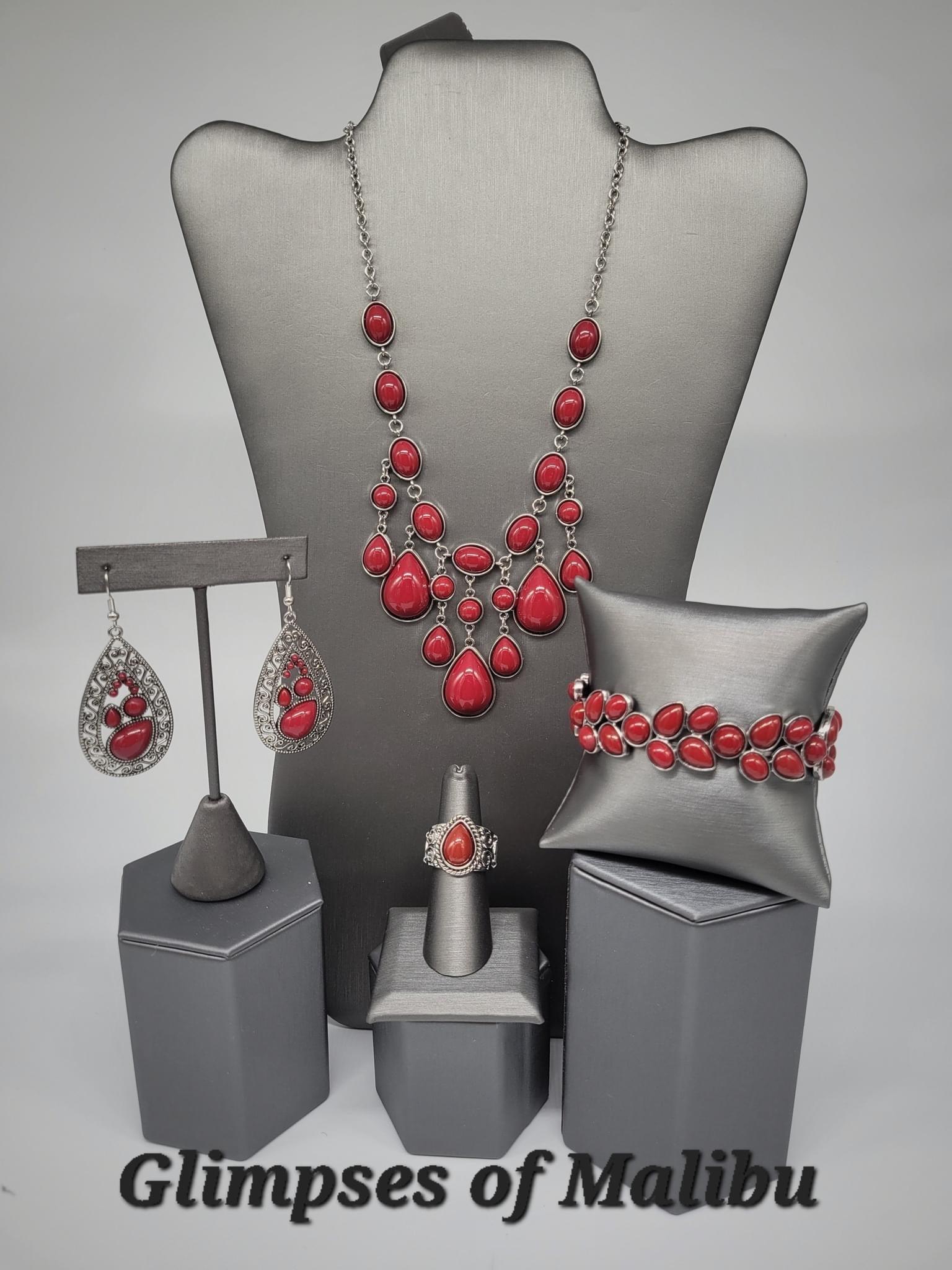 Paparazzi Accessories Glimpses of Malibu - January 2022 FF Featuring playful styles accented with fun pops of color, the Glimpses of Malibu Collection is an endearing assortment of cheerful and whimsical laid-back fashion. From the bubbly outgoing sociali