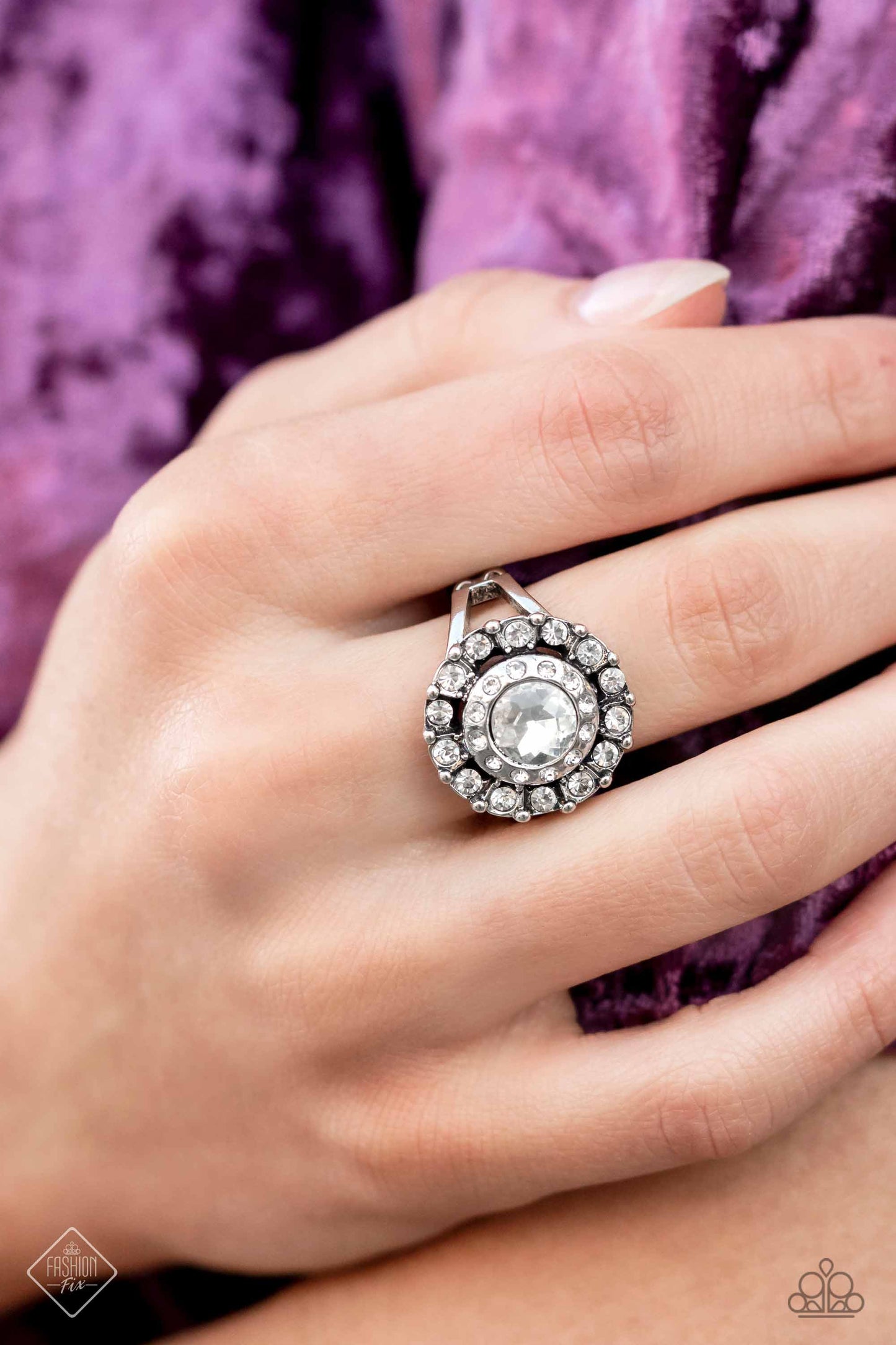 Paparazzi Accessories Fiercely 5th Avenue: January FF 2023 Timeless and classic yet sophisticated and versatile, the Fiercely 5th Avenue Collection features elegant designs and traditional metal finishes. Never one to shy away from a bit of sparkle, the F
