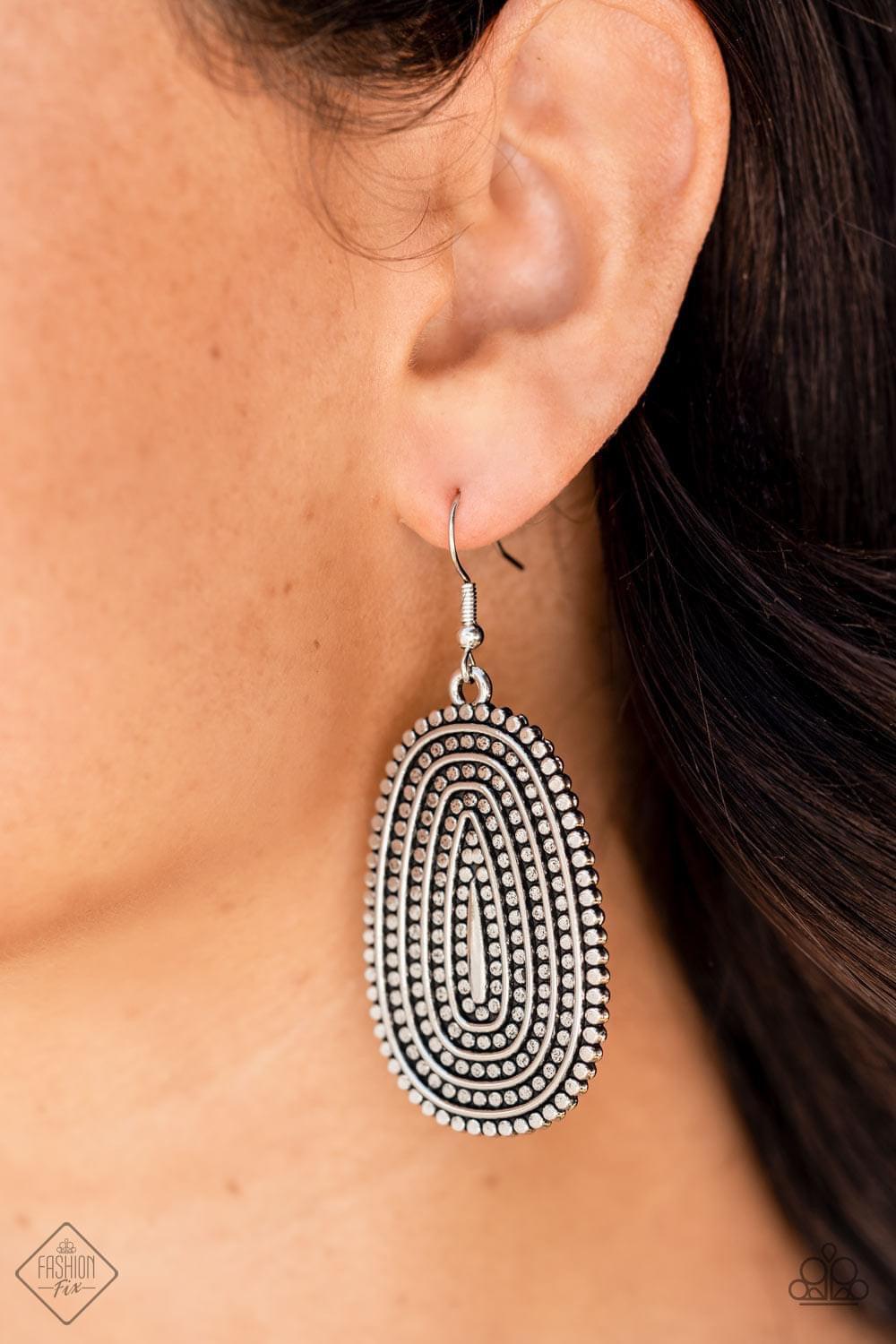 Paparazzi Accessories Simply Santa Fe : FF August 2021 Earthy, desert-inspired designs are what the Simply Santa Fe collection is all about. Natural stones, indigenous patterns, and vibrant colors of the Southwest are sprinkled throughout this trendy coll