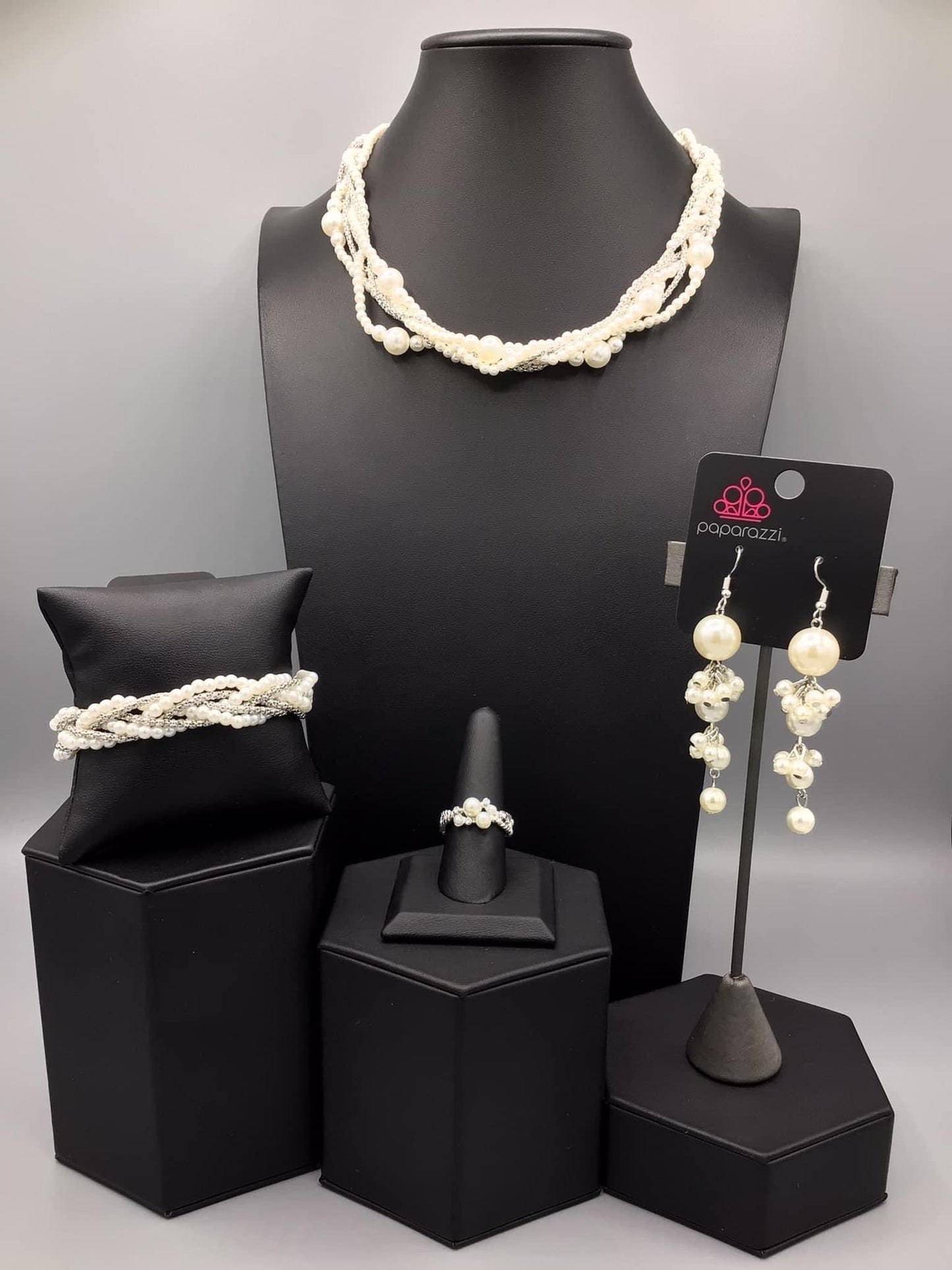 Paparazzi Accessories Fiercely 5th Avenue: March 2021 The styles featured in the Fiercely 5th Avenue Collection are exactly what you would expect with a name like that: Sleek, classy, metallic designs that you’d find on the streets of New York. The access