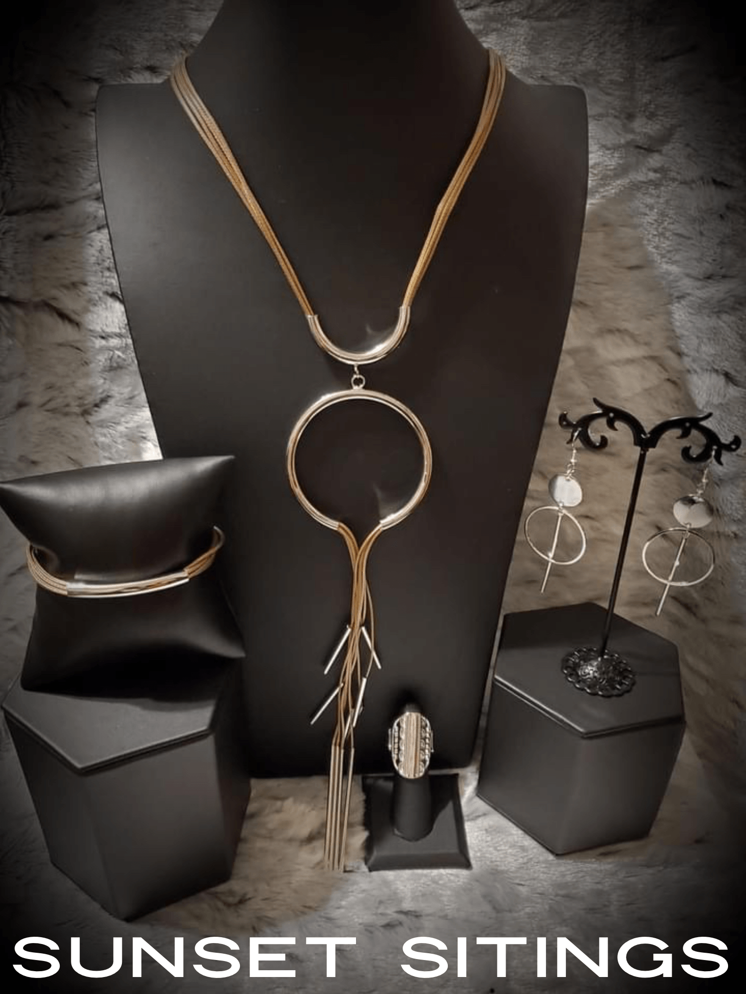 Paparazzi Accessories Sunset Sitings: December 2021 FF rendsetters are sure to gravitate towards the accessories found in the Sunset Sightings collection. Featuring more drastic designs, bold colors, and funky combinations found outside the box, the piece