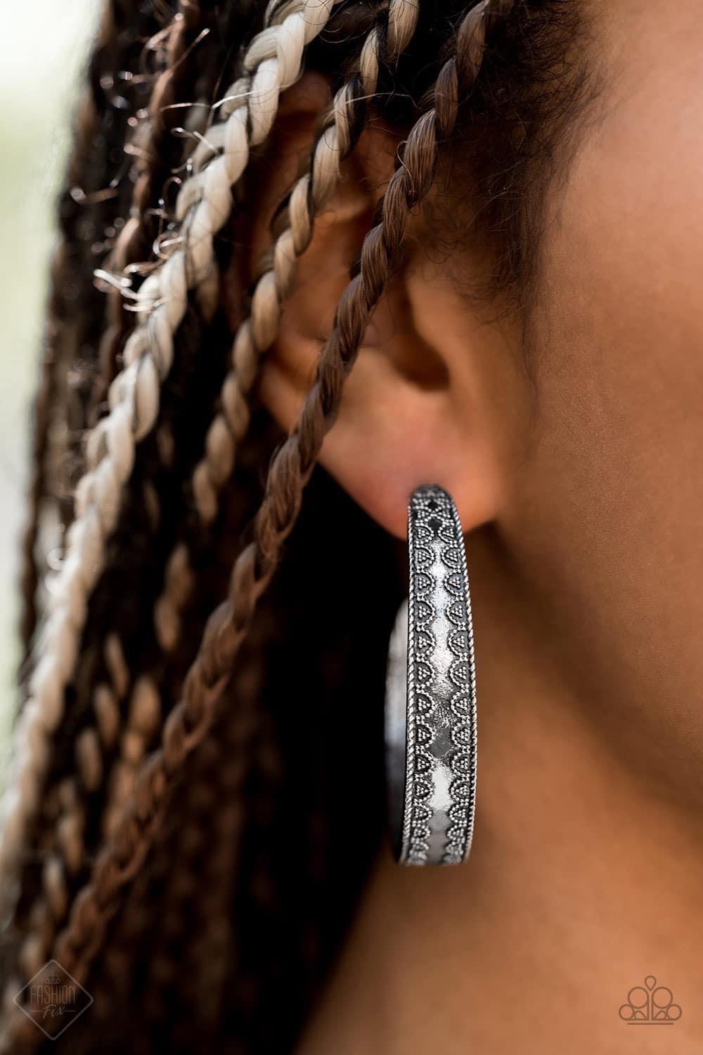 Paparazzi Accessories Sunset Sitings: FF September 2019 Trendsetters are sure to gravitate towards the accessories found in the Sunset Sightings collection. Featuring more drastic designs, bold colors, and funky combinations found outside the box, the pie