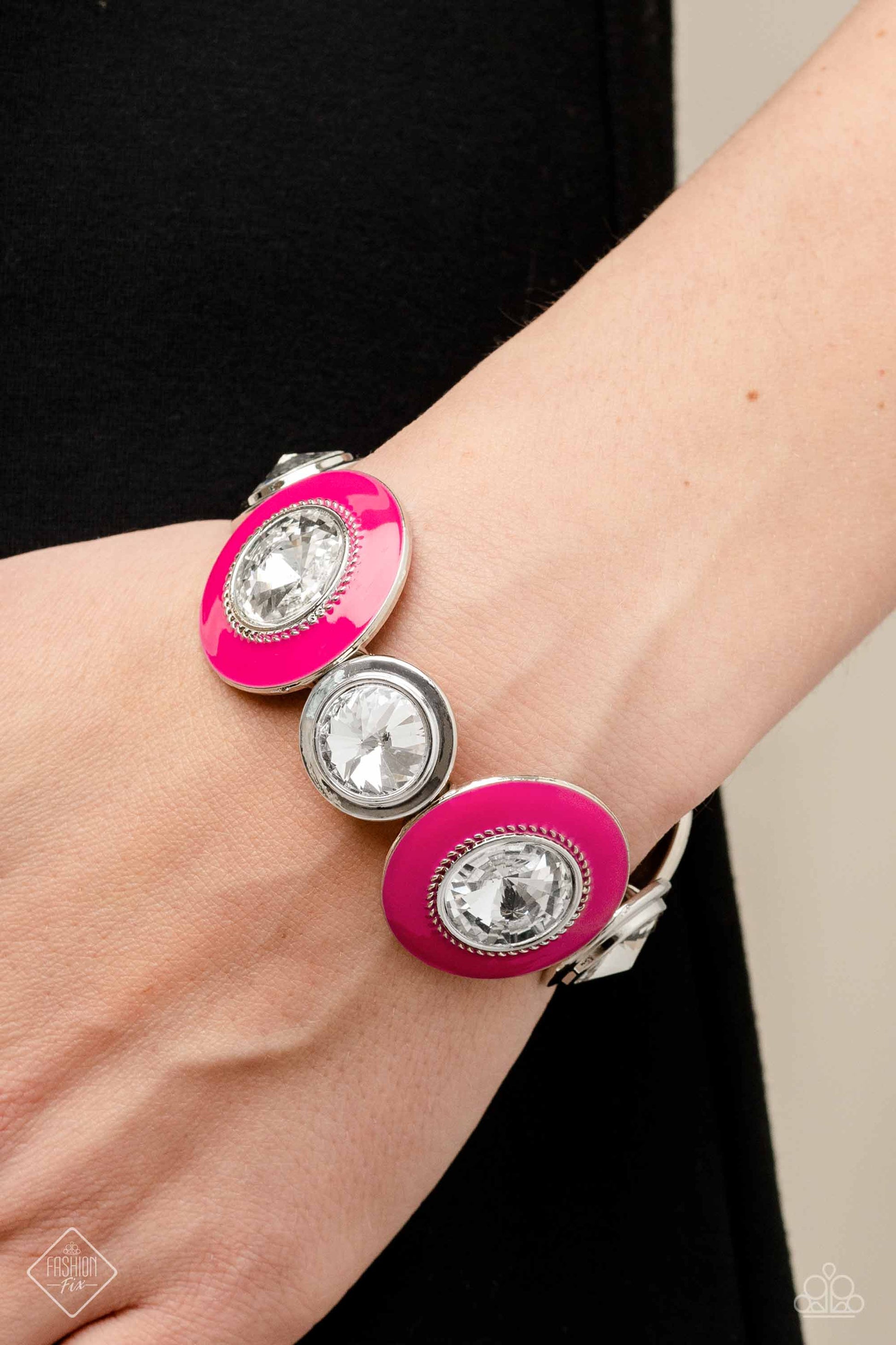 Paparazzi Accessories Glimpses of Malibu: FF January 2023 Featuring playful styles accented with fun pops of color, the Glimpses of Malibu Collection is an endearing assortment of cheerful and whimsical laid-back fashion. From the bubbly outgoing socialit