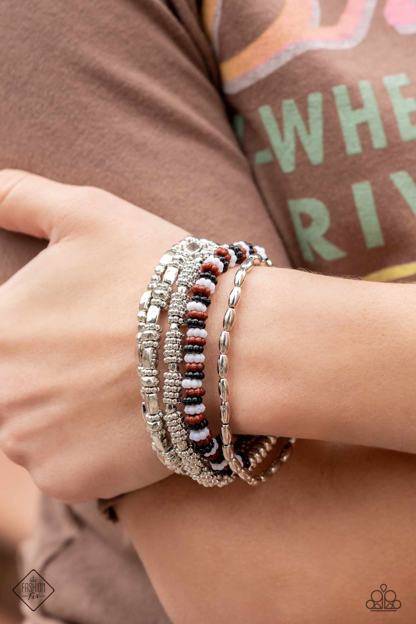 Paparazzi Accessories Sunset Sitings: February 2023 Fueled by abstract designs and funky combinations of the most daring trends, the Sunset Sightings Collection features audacious, outside-the-box fashion. Sunset Sightings fashionistas celebrate individua