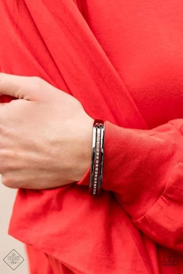 Paparazzi Accessories Magnificent Musings: FF May 2021 The Magnificent Mile in Chicago is where we pulled our inspiration for the Magnificent Musings collection. With a range of shopping venues, the Magnificent Mile is a hub for classic trends with urban