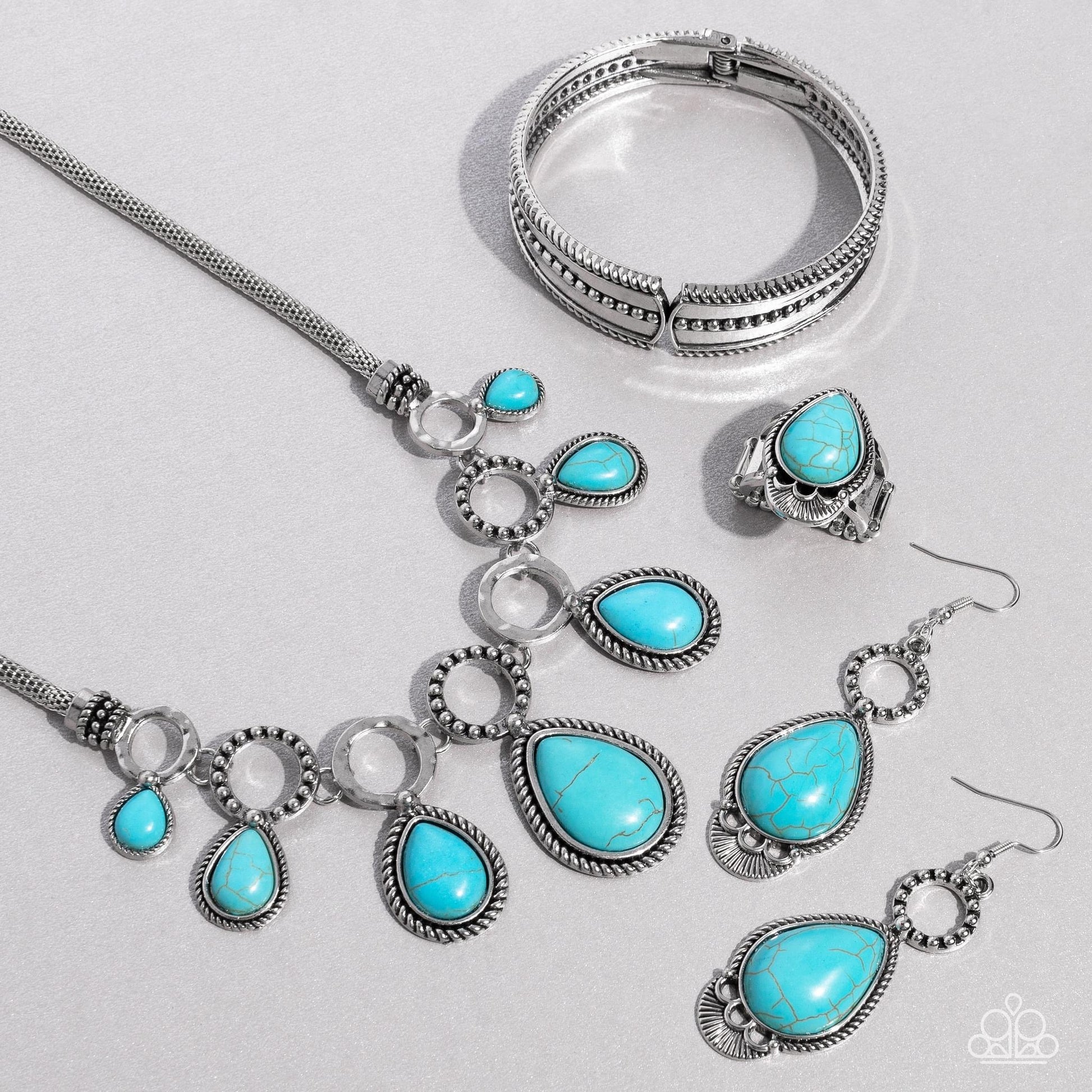 Paparazzi Accessories Simply Santa Fe: FF October 2022 Authentic designs and handcrafted pieces are staples of the Simply Santa Fe Collection. Featuring patterns and elements inspired by nature, these earthy designs tend to have a little more detail. Thos