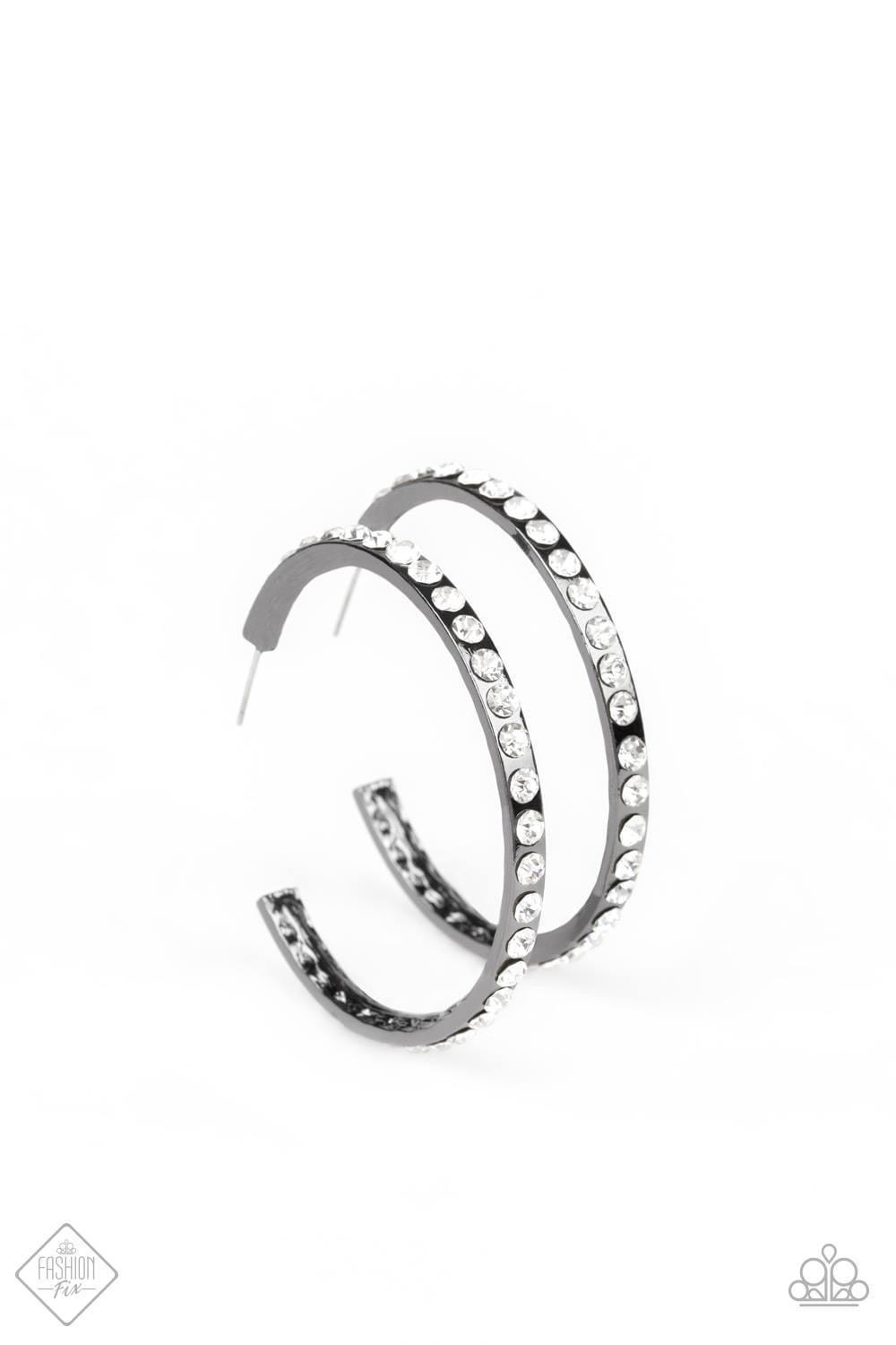 Paparazzi Accessories Magnificent Musings: FF May 2020 The Magnificent Mile in Chicago is where we pulled our inspiration for the Magnificent Musings collection. With a range of shopping venues, the Magnificent Mile is a hub for classic trends with urban
